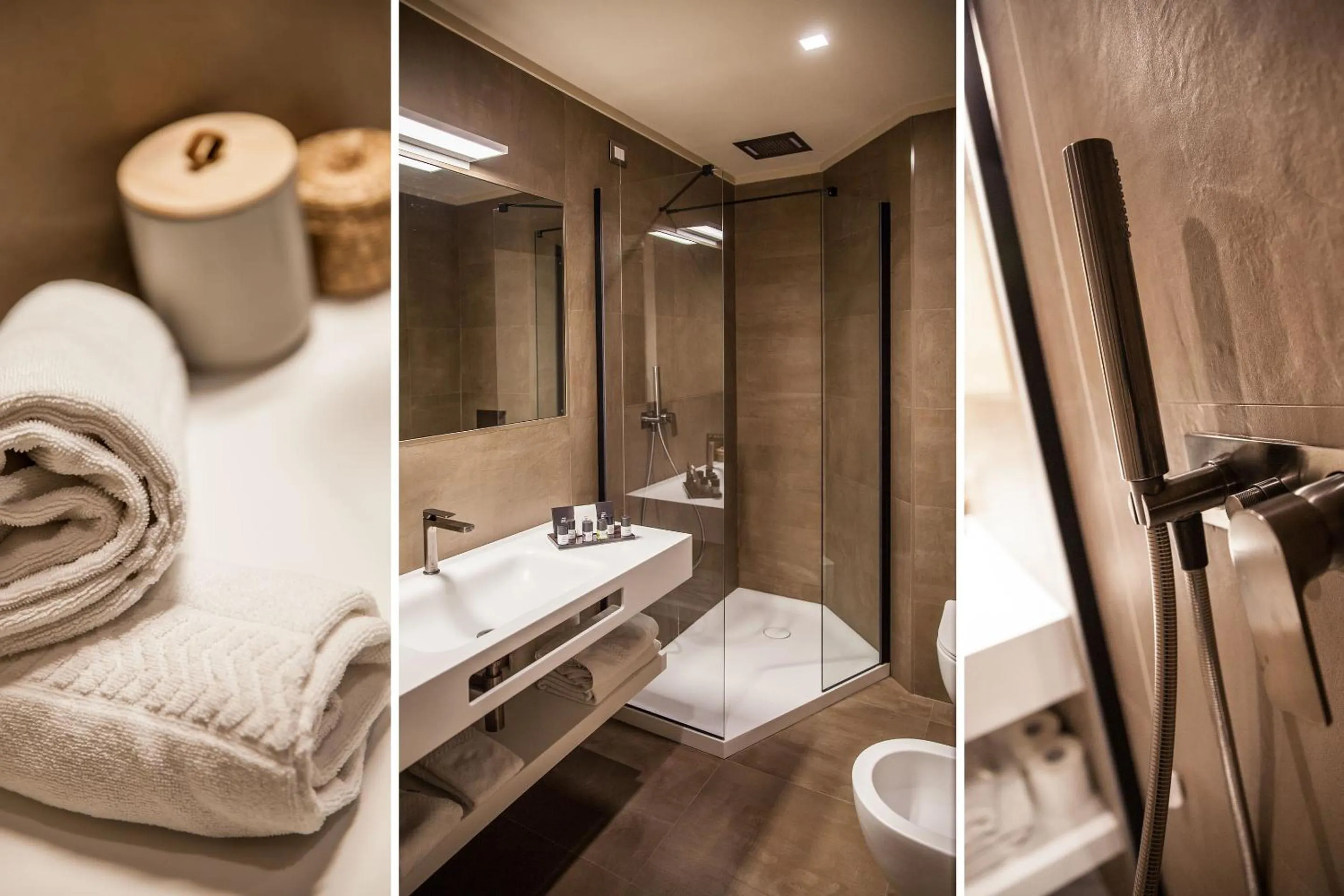 Bathroom in Hotel Savoia