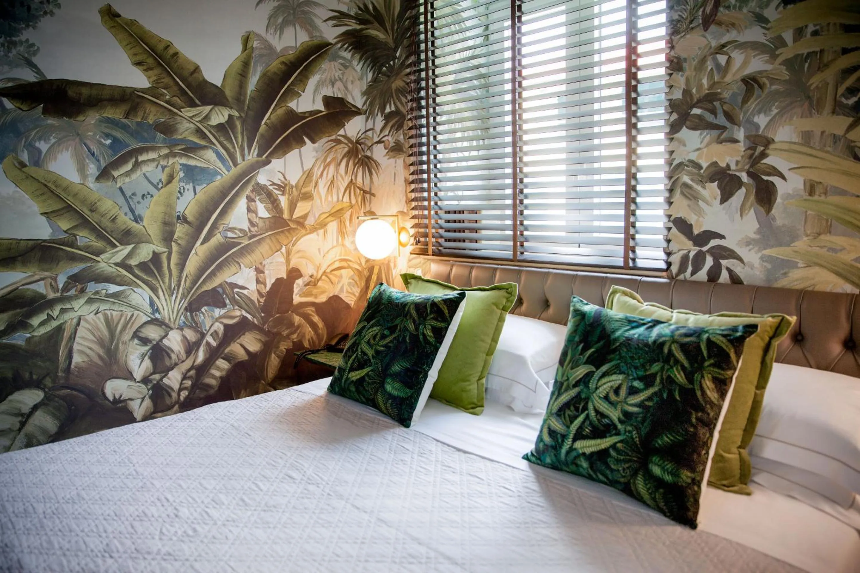 Decorative detail, Bed in Hotel Savoia