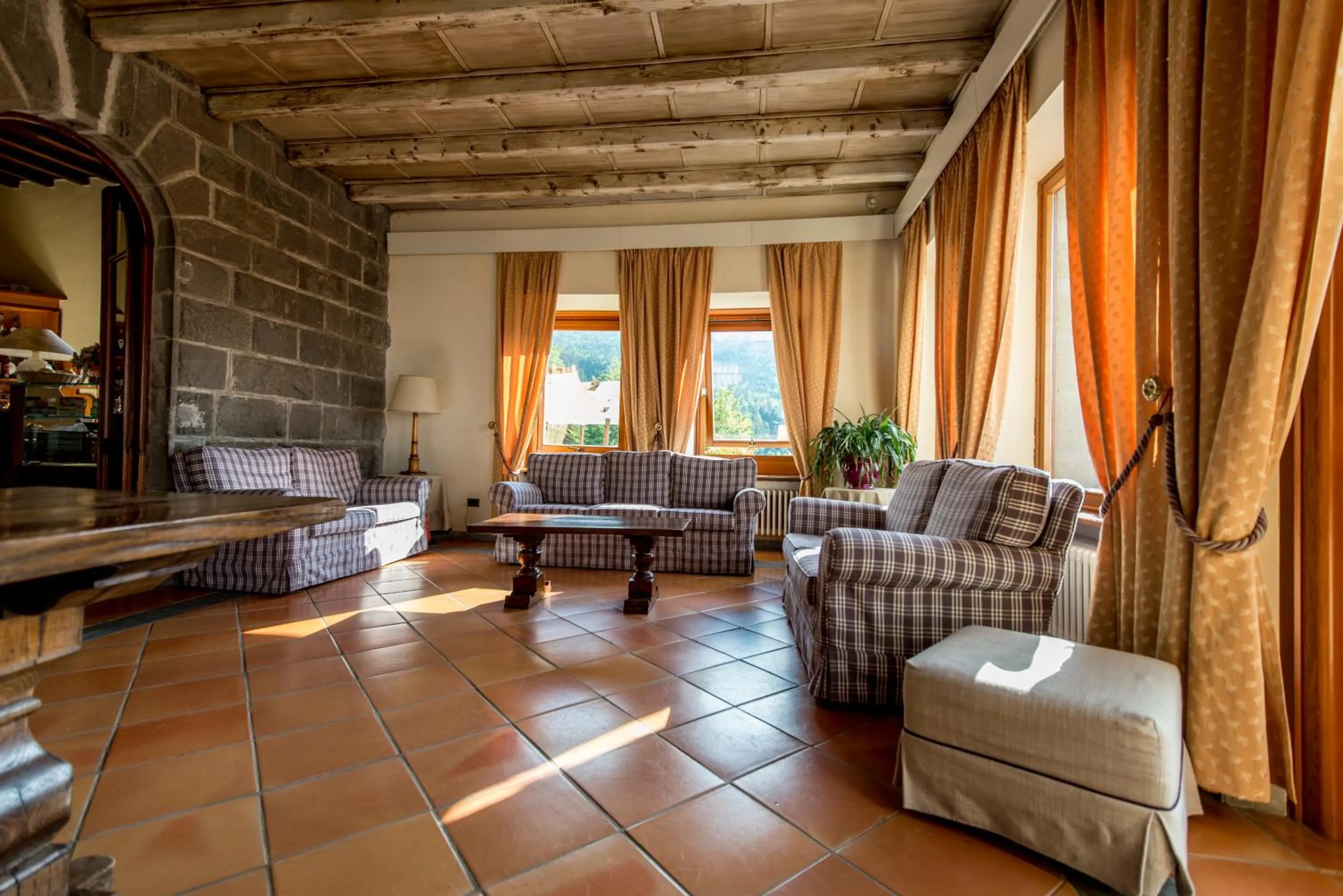 Communal lounge/ TV room in Hotel Bellavista