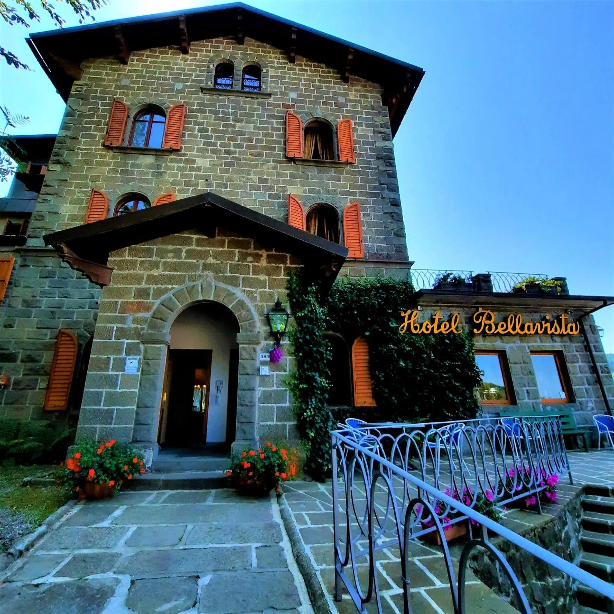 Facade/entrance in Hotel Bellavista