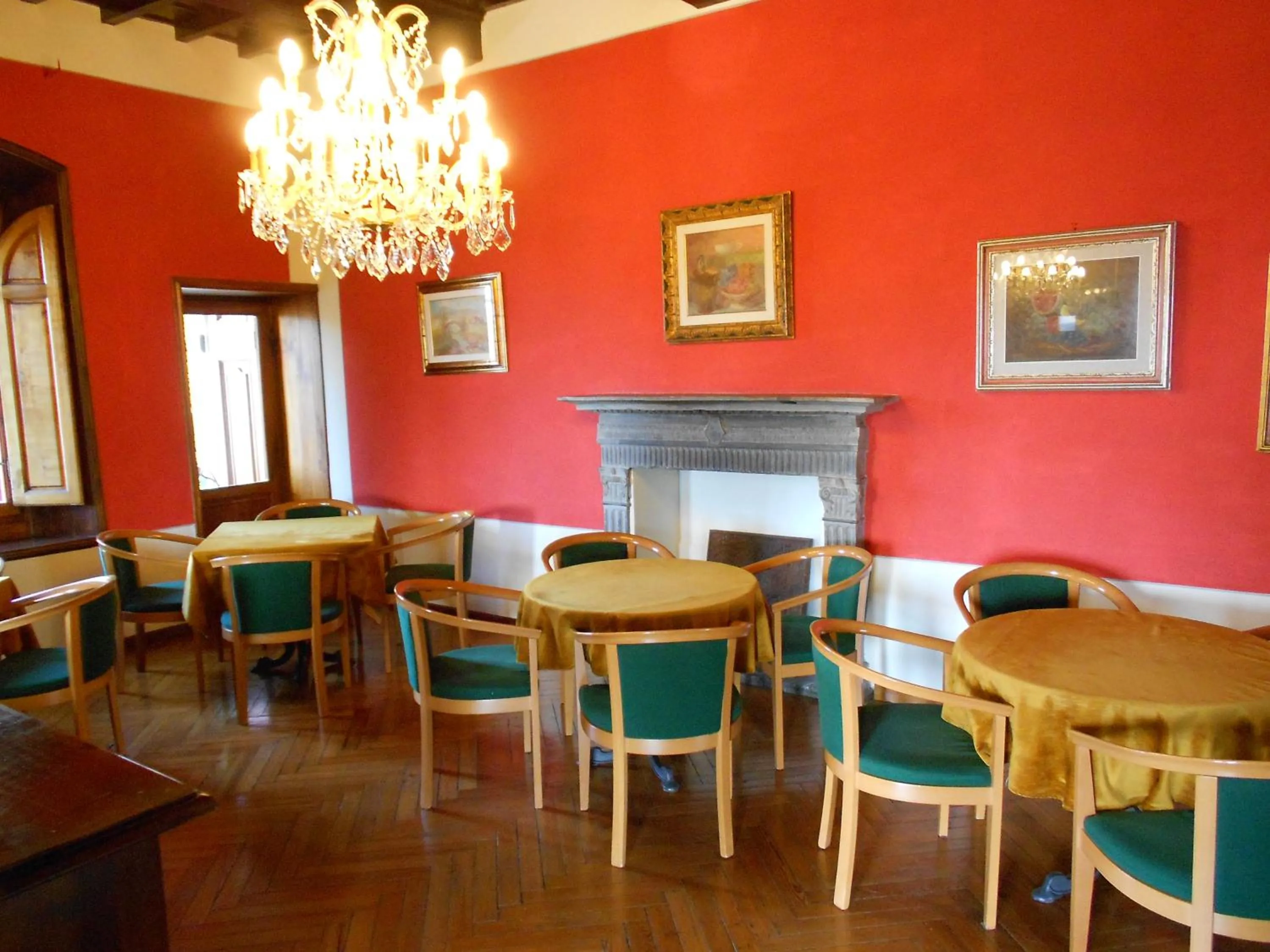 Communal lounge/ TV room in Hotel Bellavista