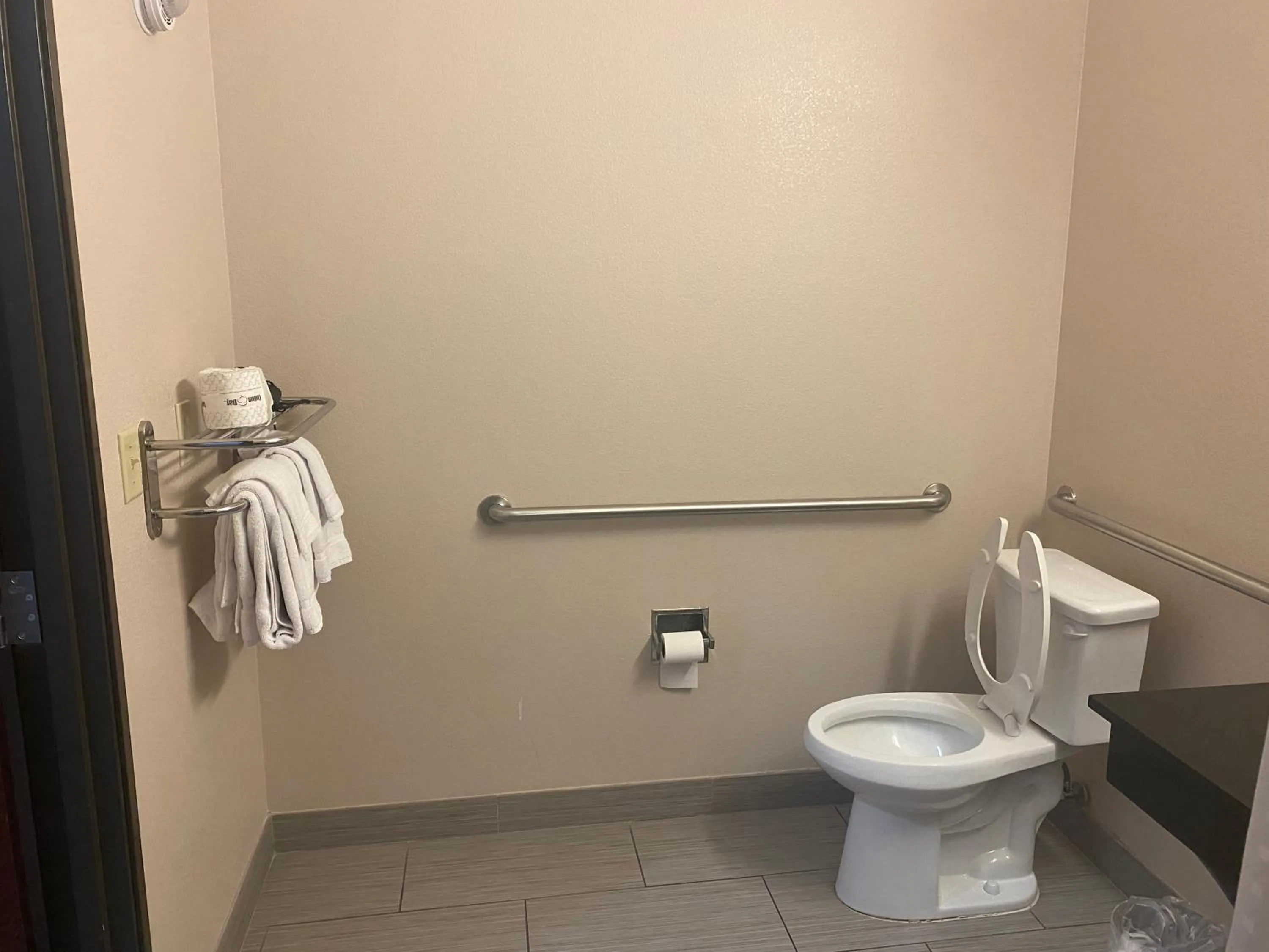 Bathroom in Holiday Inn Express Hotel and Suites Fort Stockton by IHG