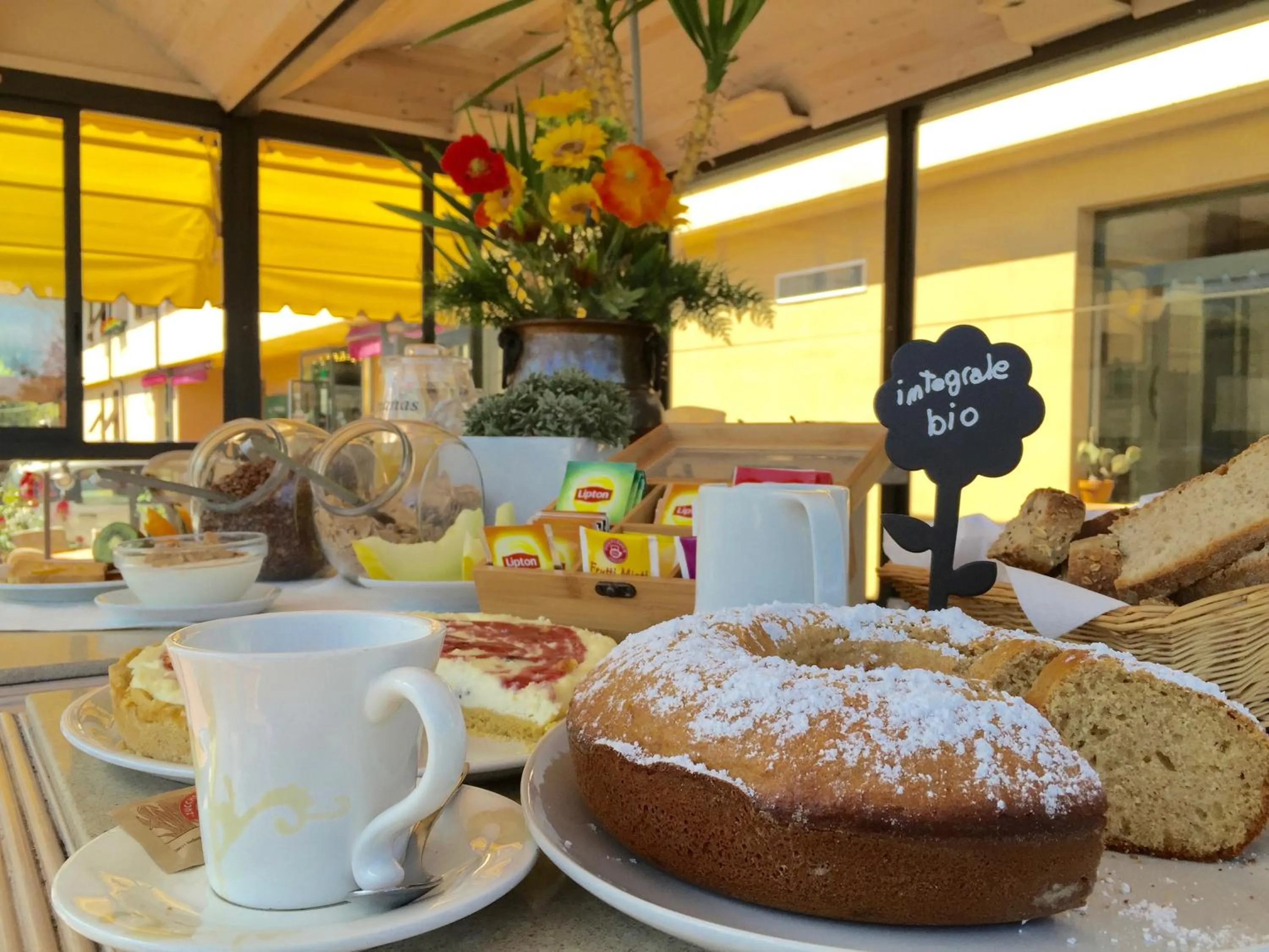 Buffet breakfast in Holiday Rooms Antica Badia