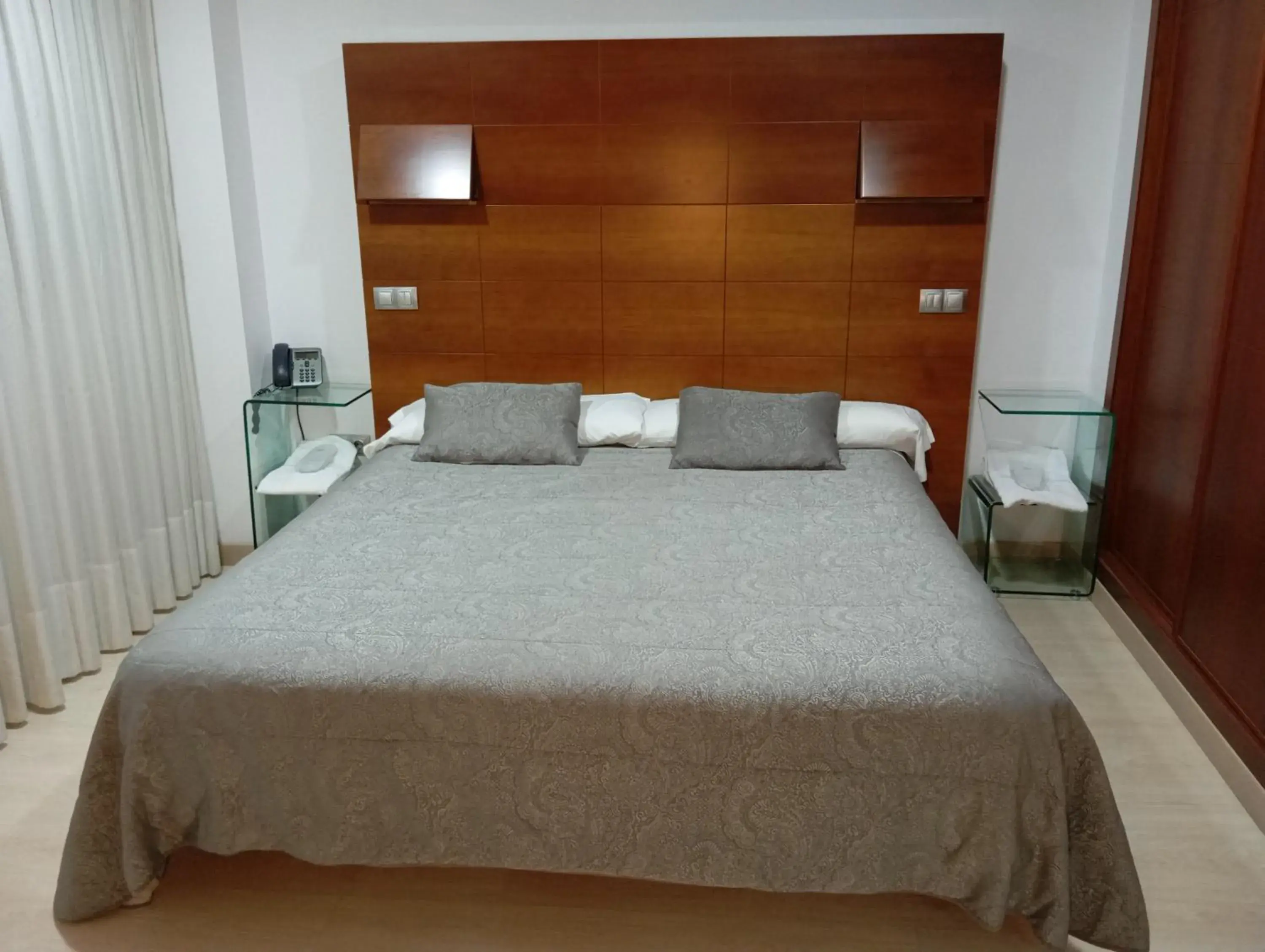 Deluxe Double Room in Nap Oviedo Deluxe Double Room in Nap Oviedo