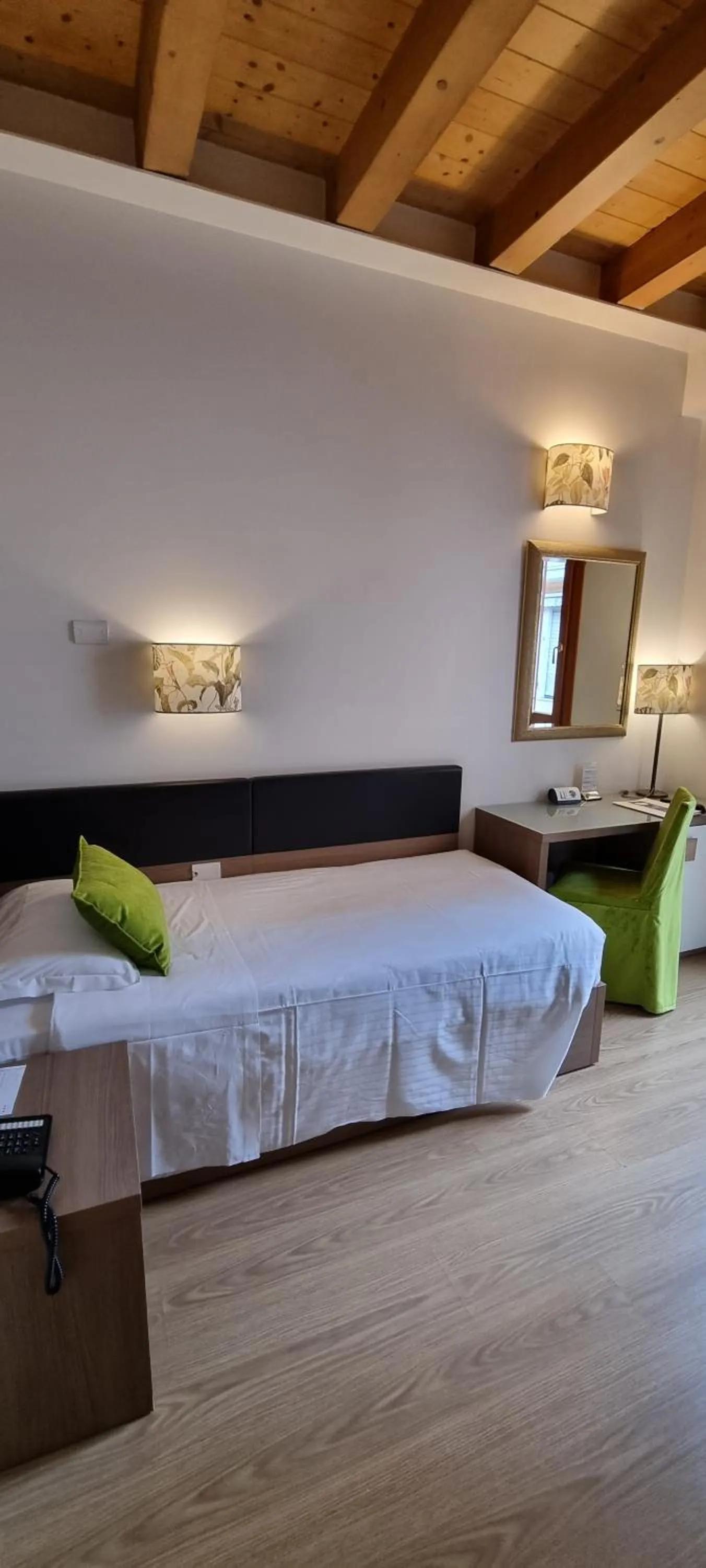 Bed in UNAHOTELS Eco Hotel Villa Costanza Venezia