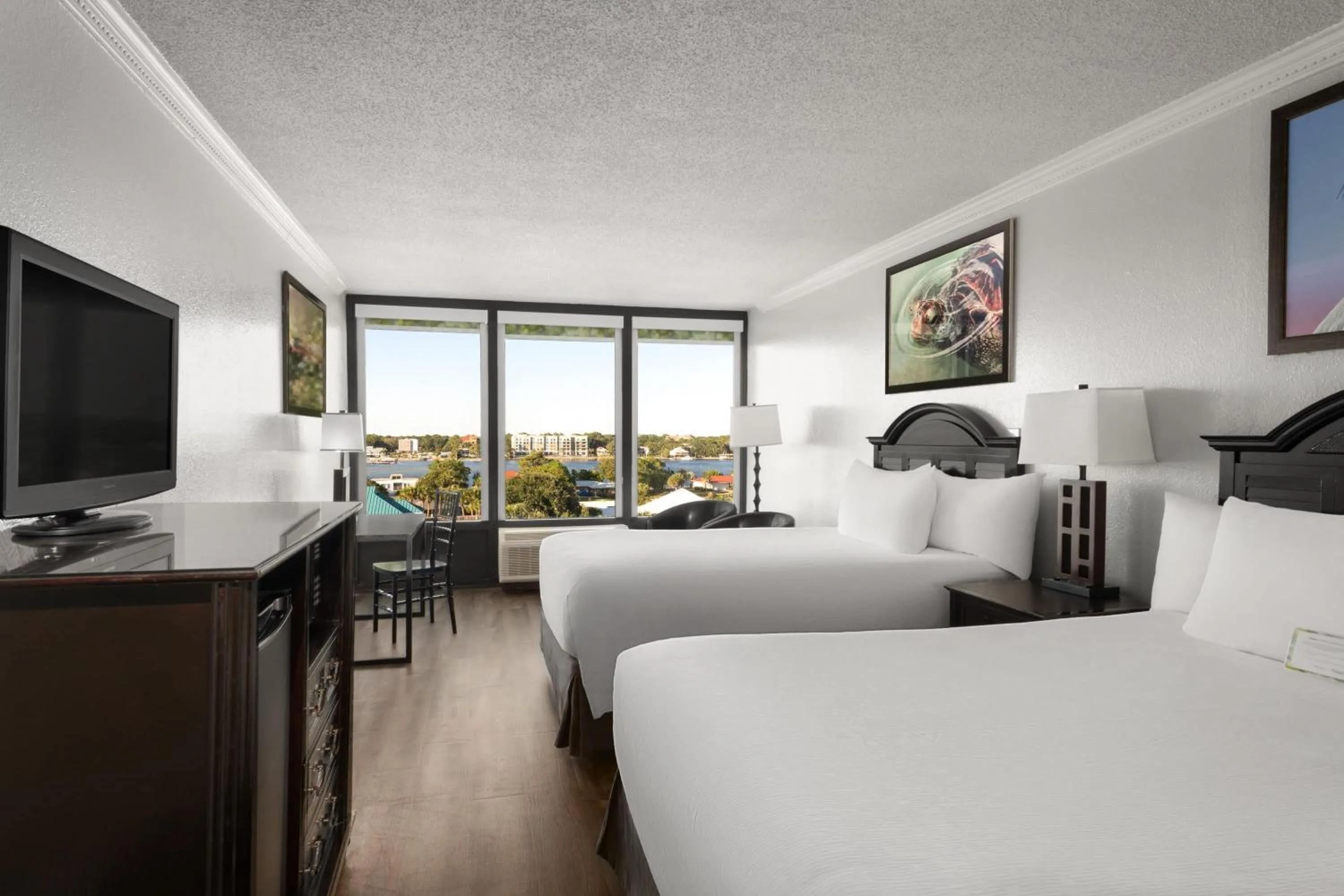 Photo of the whole room, Bed in Wyndham Garden Fort Walton Beach Destin