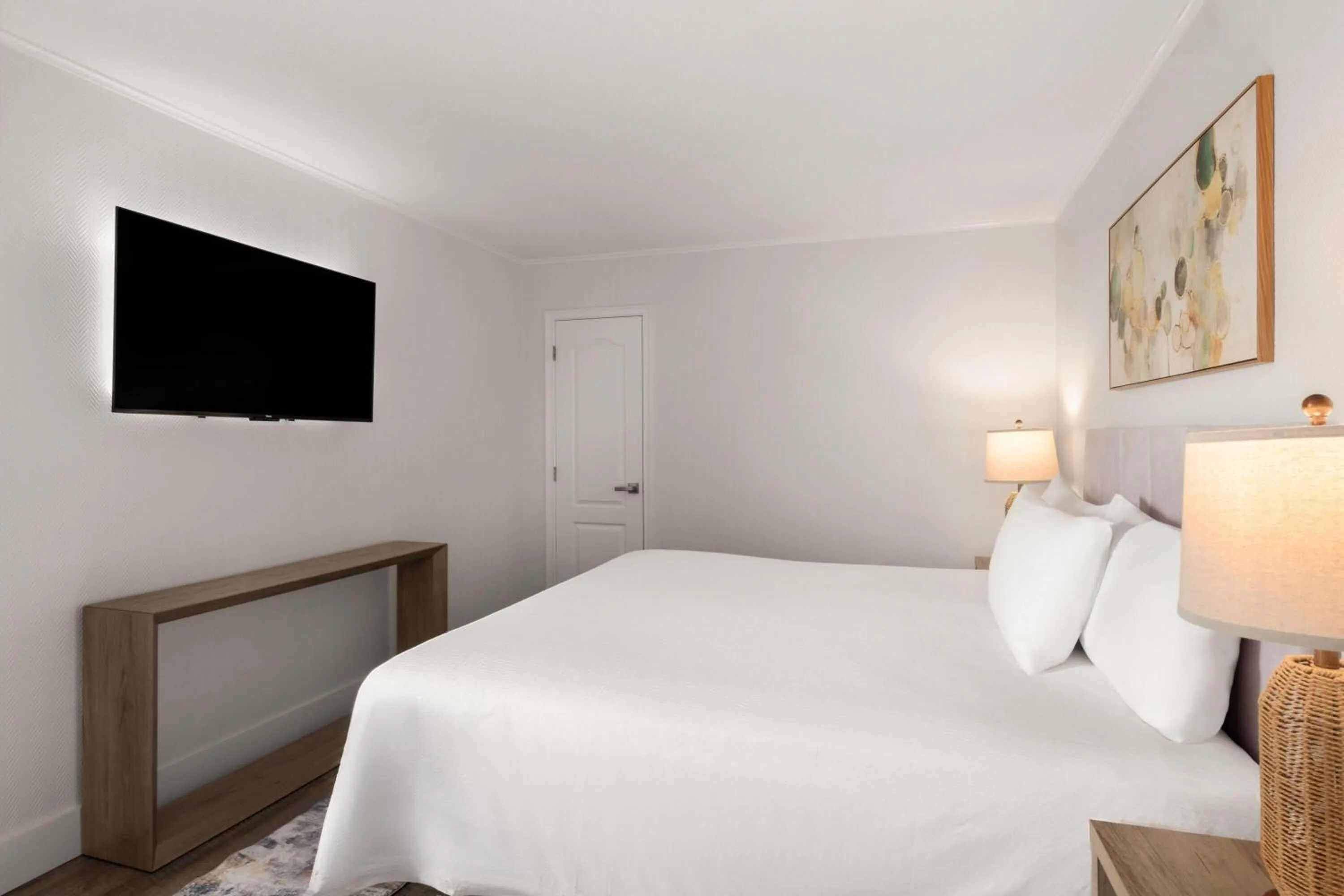 Photo of the whole room, Bed in Wyndham Garden Fort Walton Beach Destin