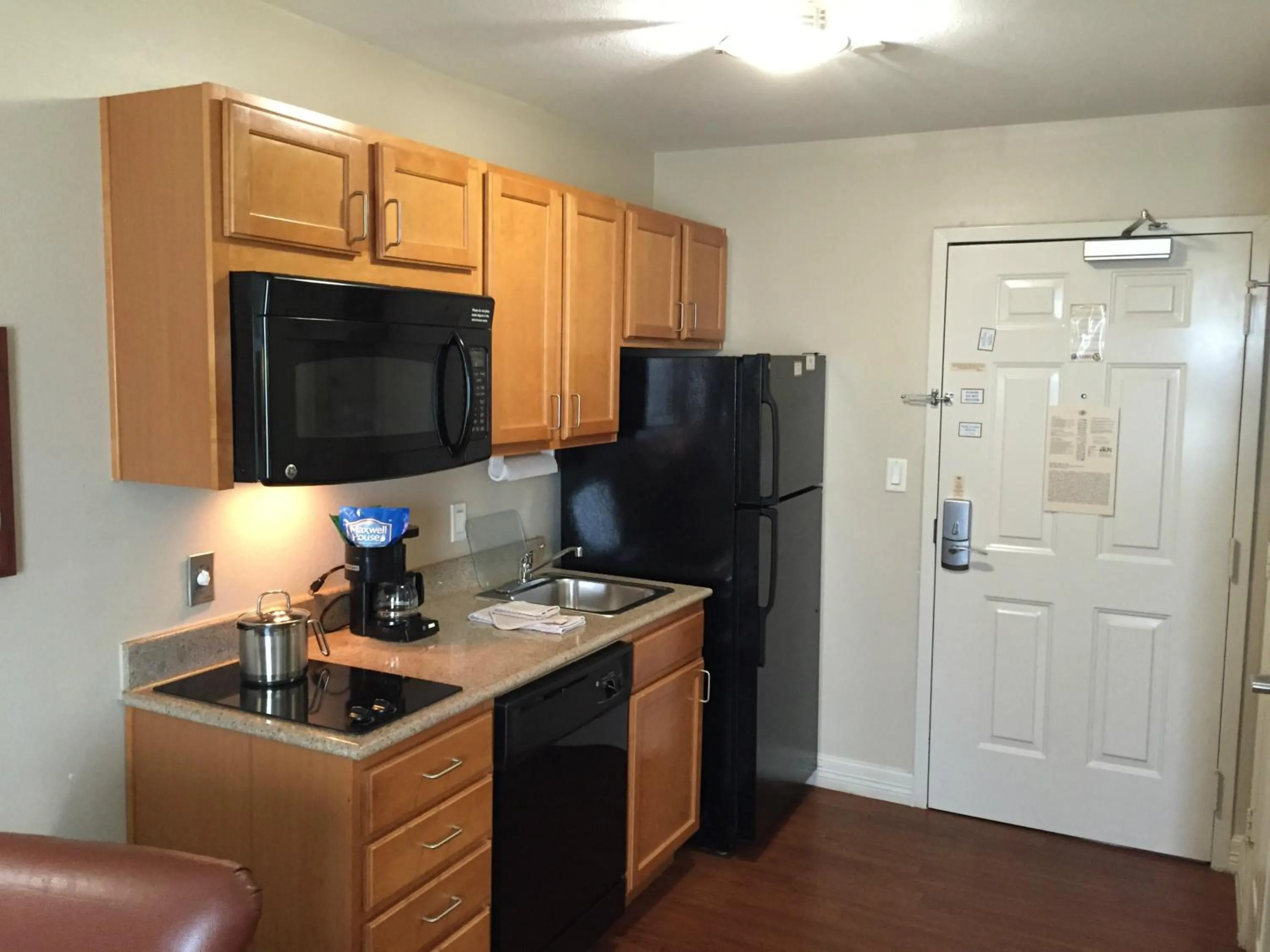 Photo of the whole room in Candlewood Suites La Porte by IHG