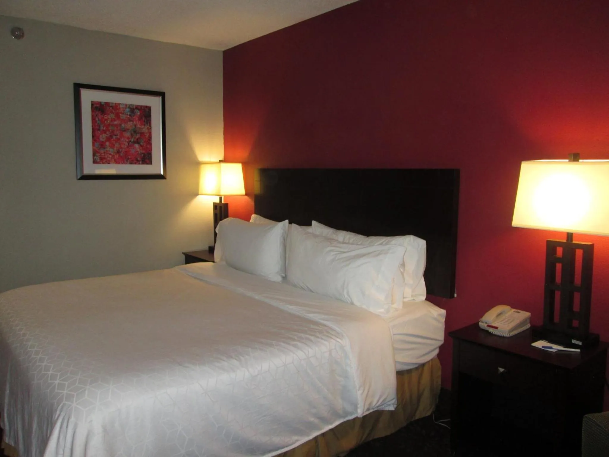 Photo of the whole room, Bed in Holiday Inn Express Cloverdale - Greencastle by IHG