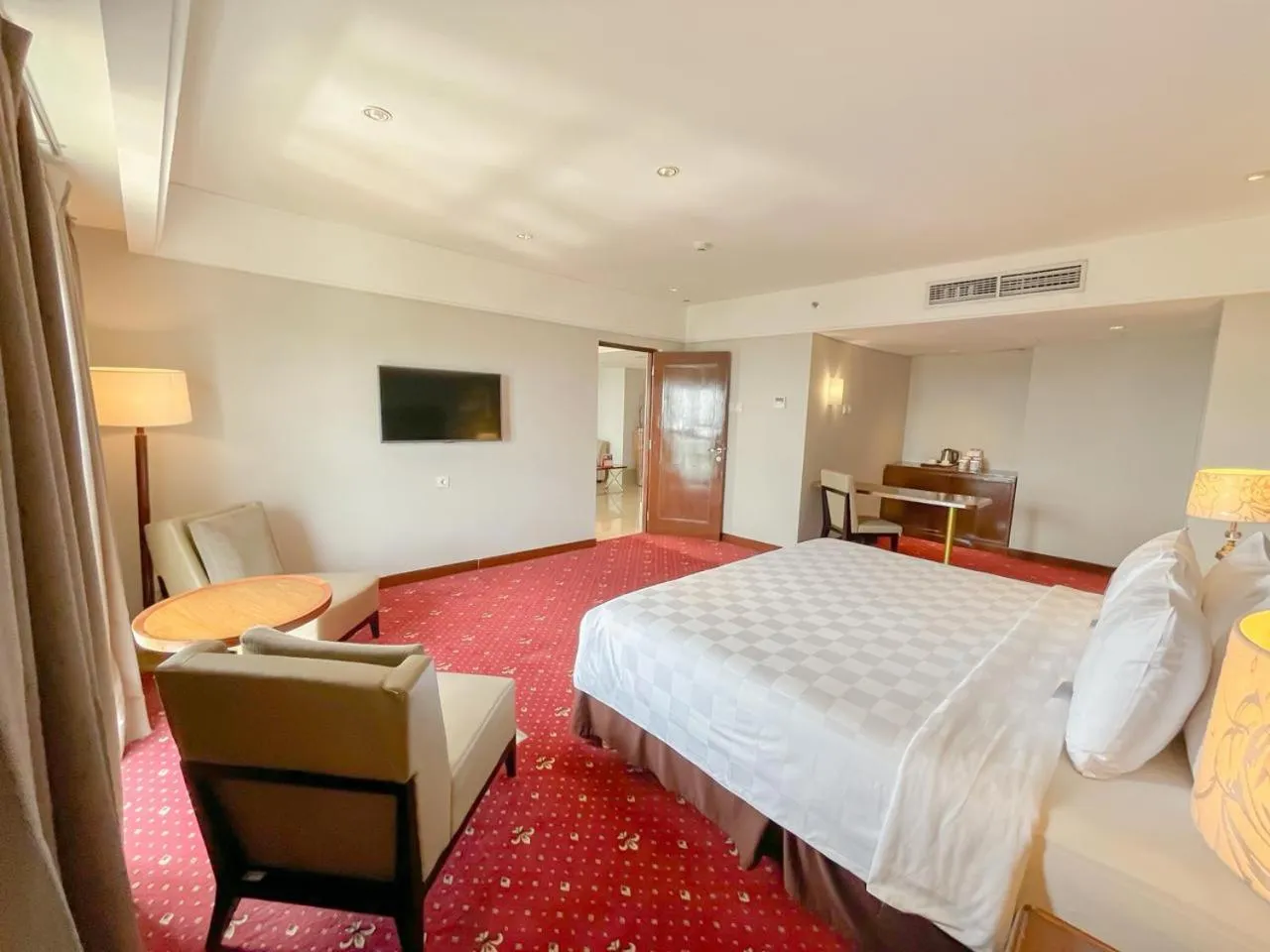 Bedroom, Bed in Swiss-Belhotel Bogor