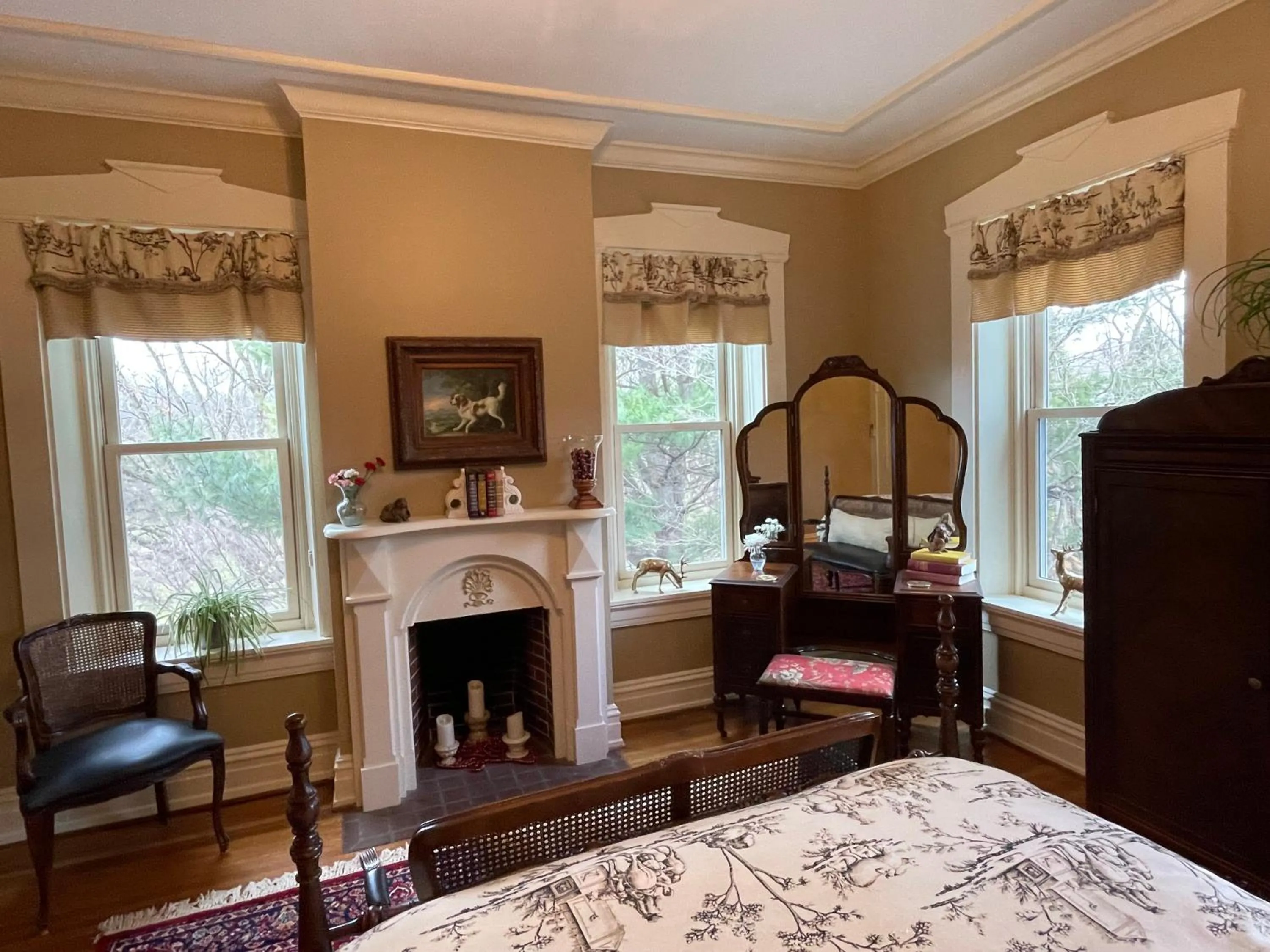 Bed in Hollinger House