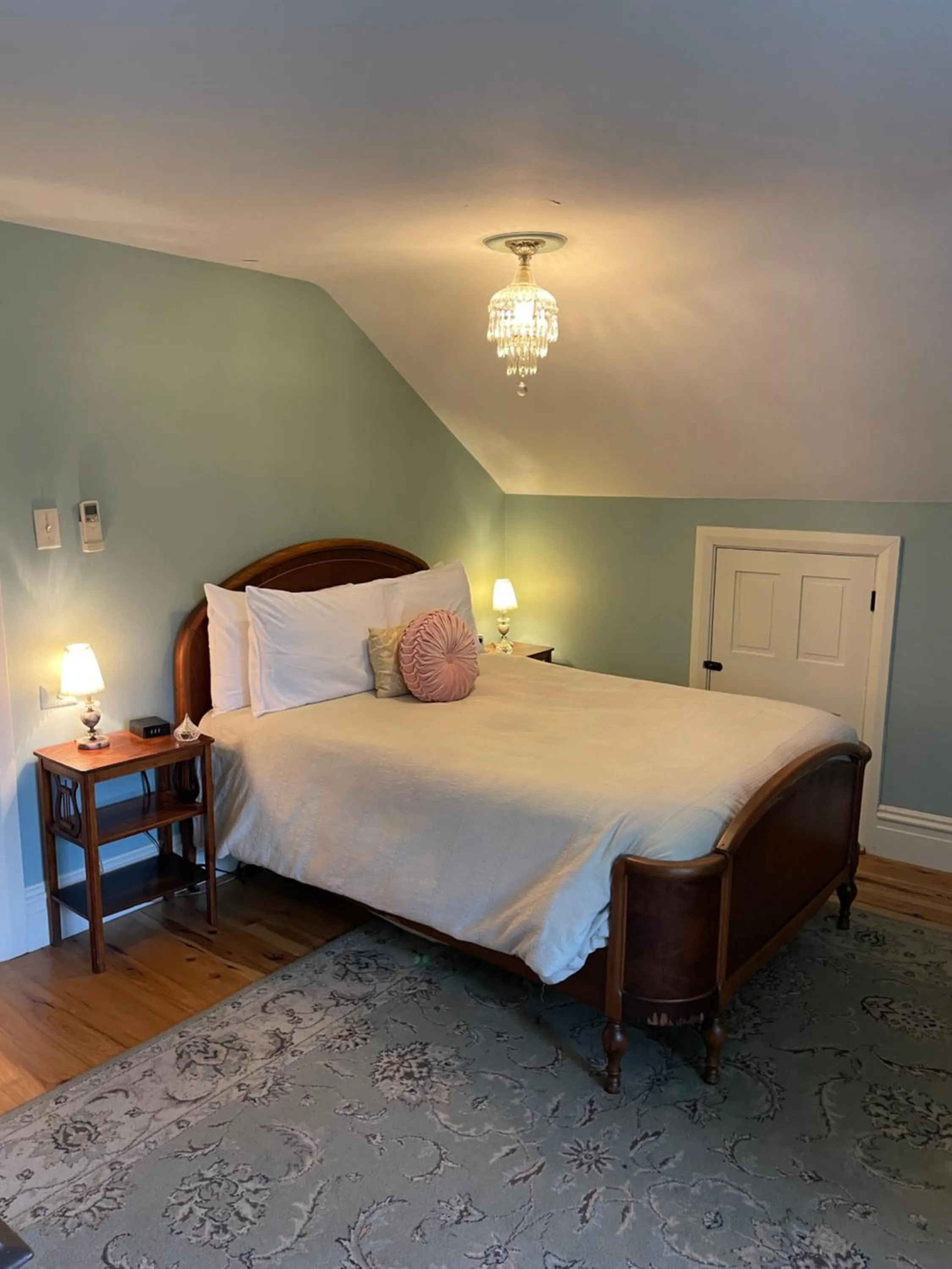 Bed in Hollinger House