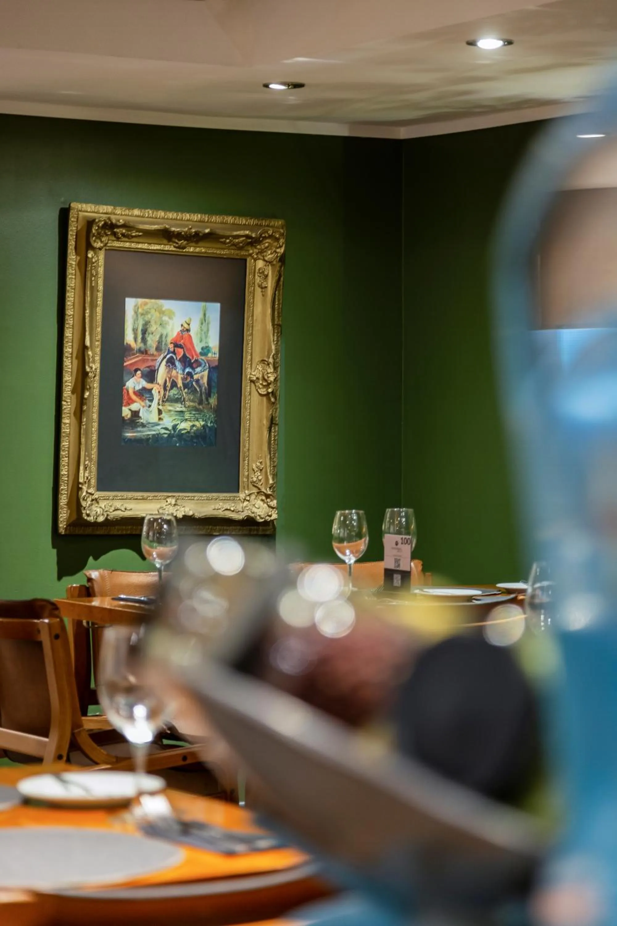 Restaurant/places to eat in Rugendas Hotel Boutique by Time Hotel & Apartments