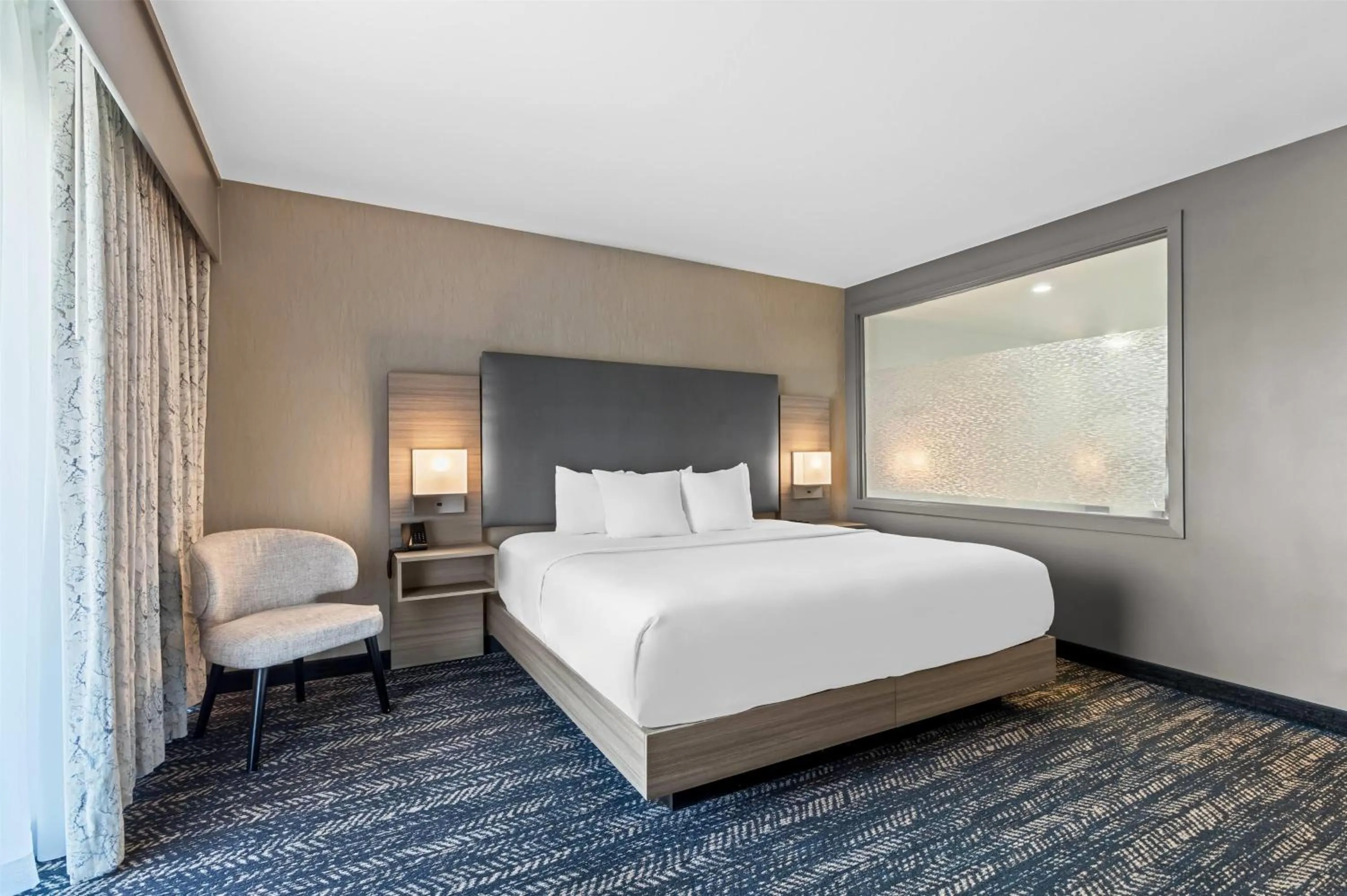 Bed in Hourglass Hotel, Trademark Collection by Wyndham