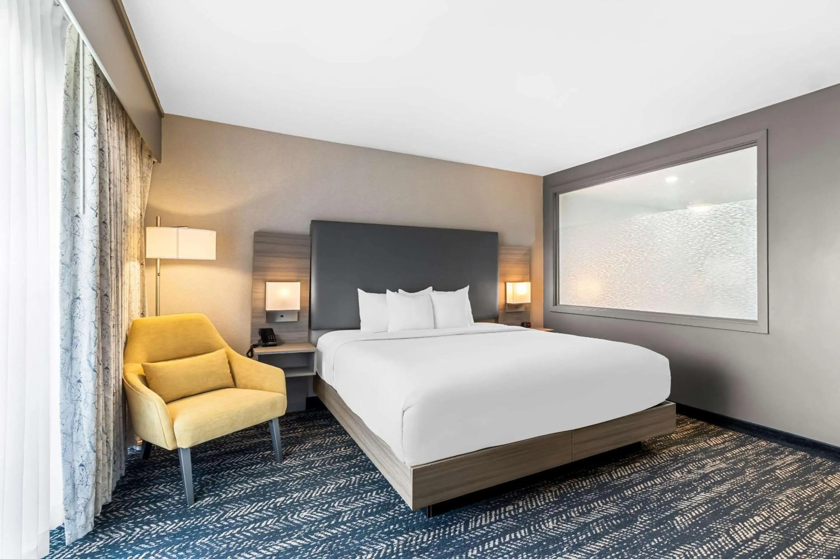 Bedroom, Bed in Hourglass Hotel, an Ascend Collection Hotel