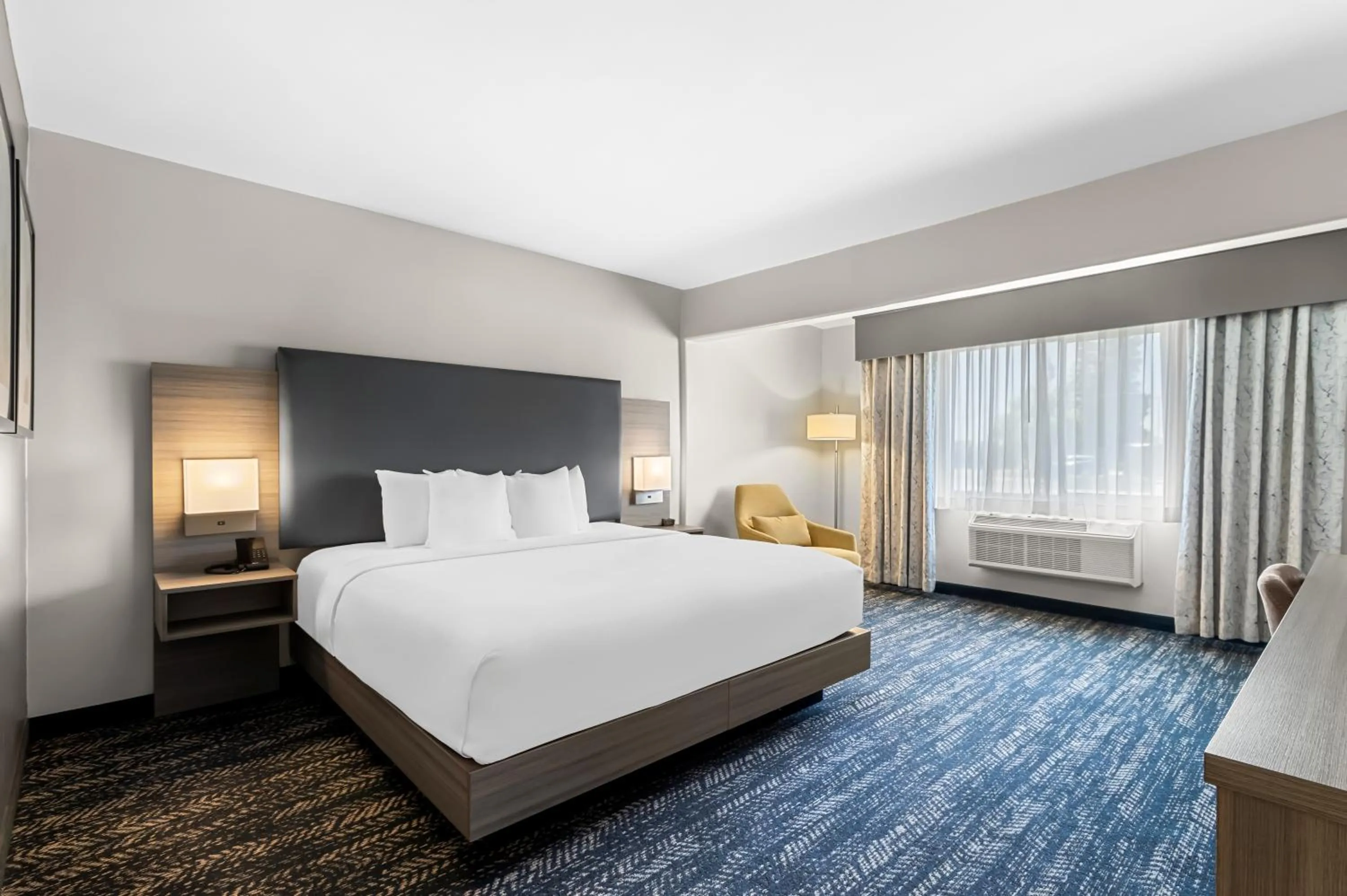 Bed in Hourglass Hotel, Trademark Collection by Wyndham