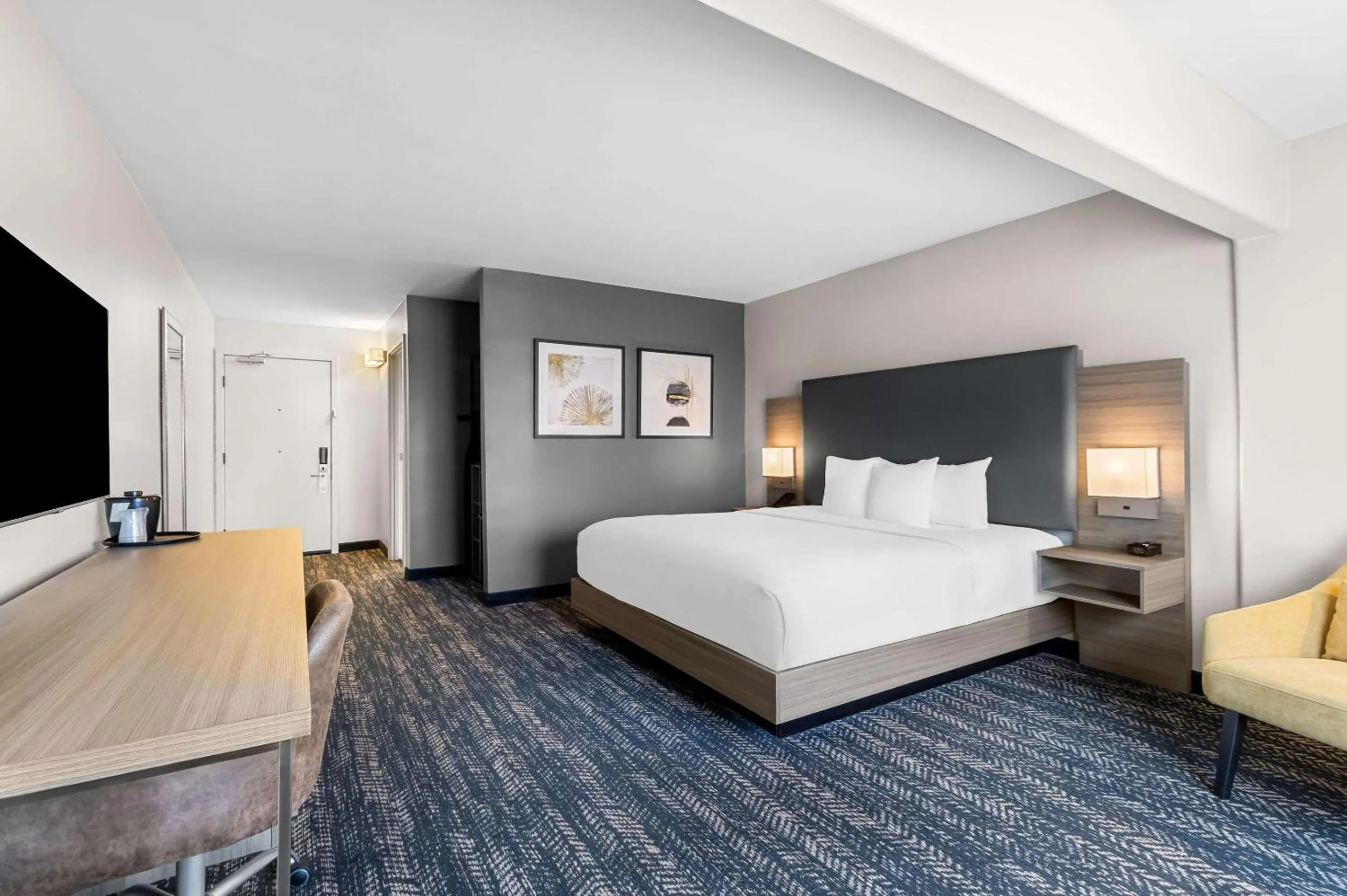 Bedroom, Bed in Hourglass Hotel, an Ascend Collection Hotel