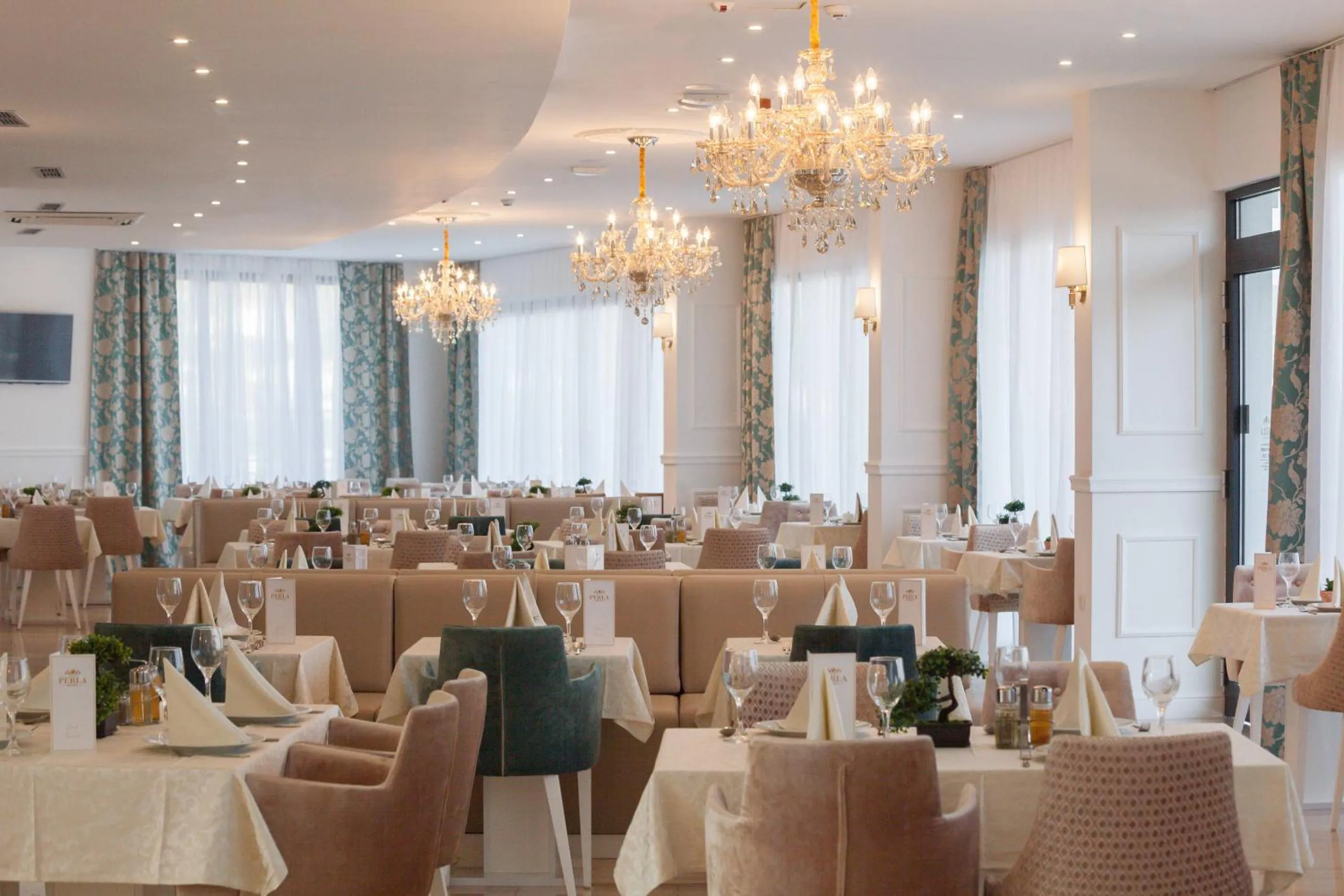 Food and drinks in Hotel Perla