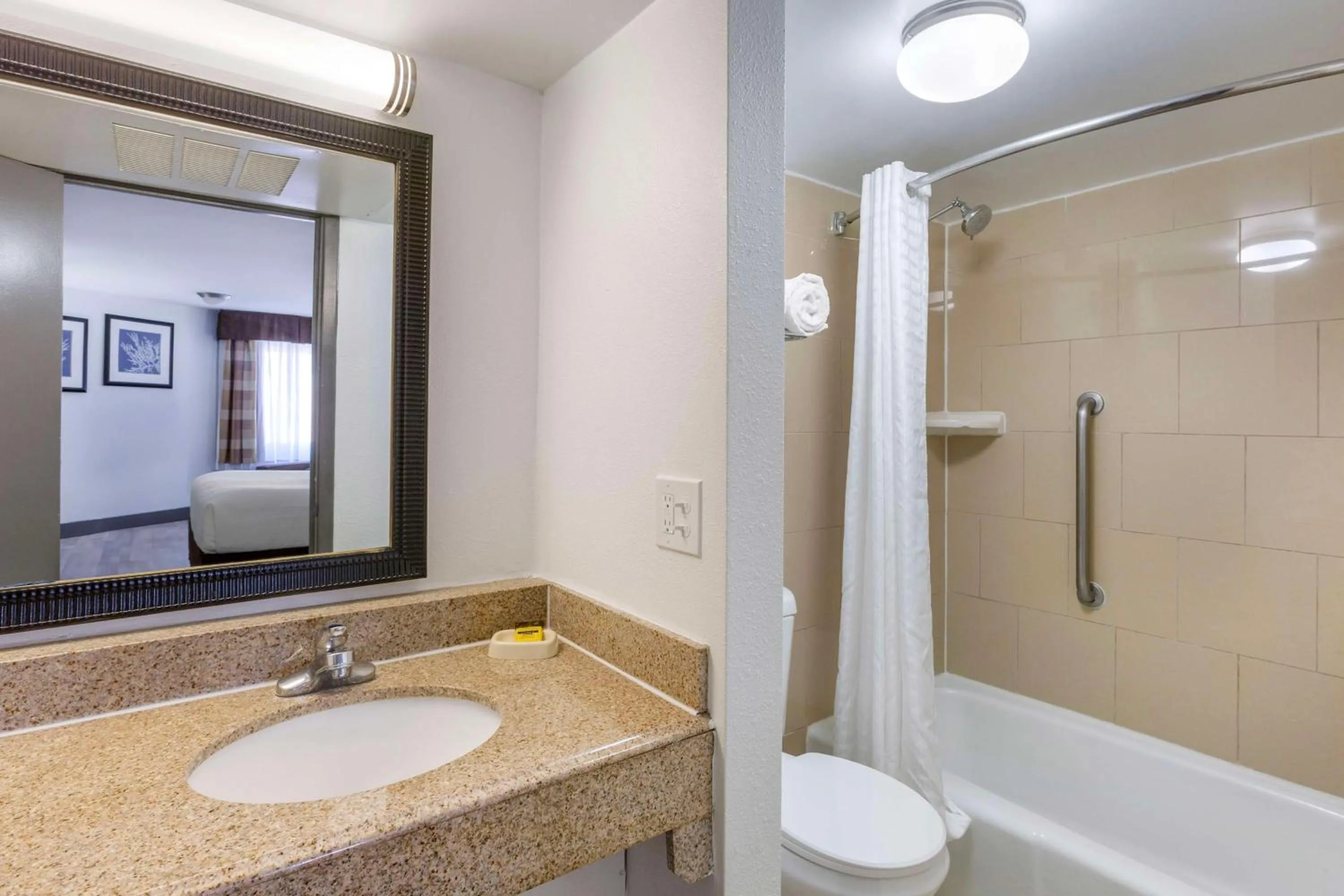 Bathroom in Best Western Plus El Paso Airport Hotel & Conference Center