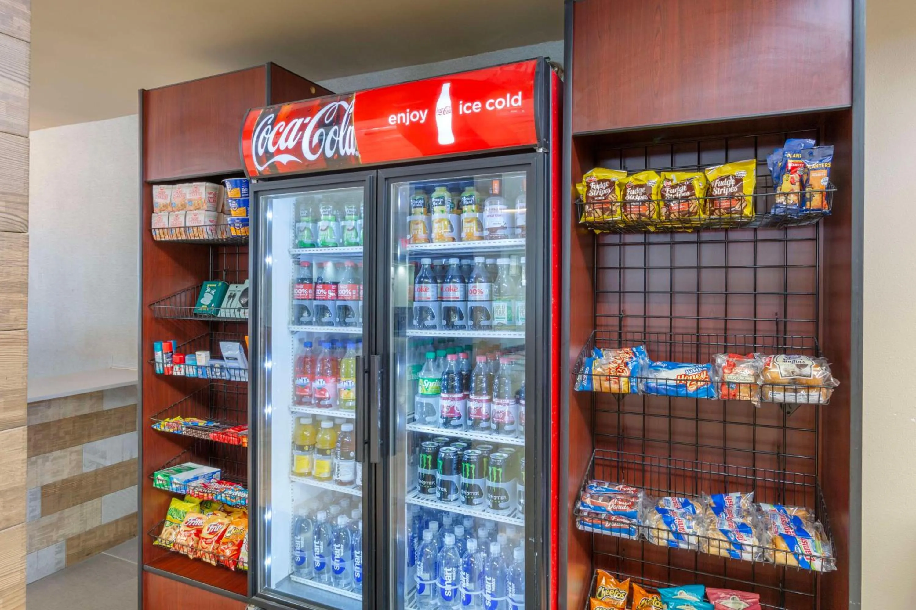 Property building in Best Western Plus El Paso Airport Hotel & Conference Center