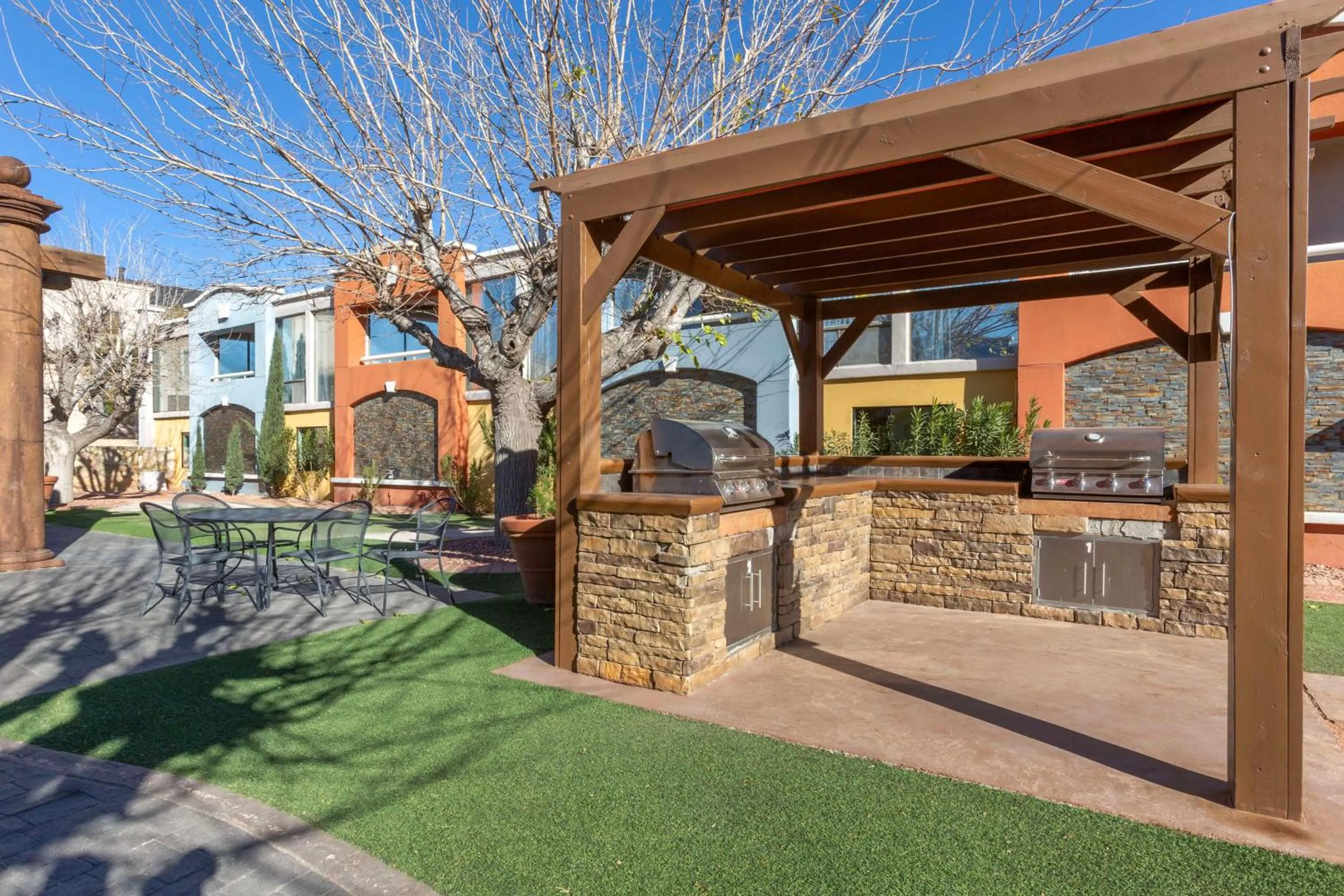 Property building in Best Western Plus El Paso Airport Hotel & Conference Center