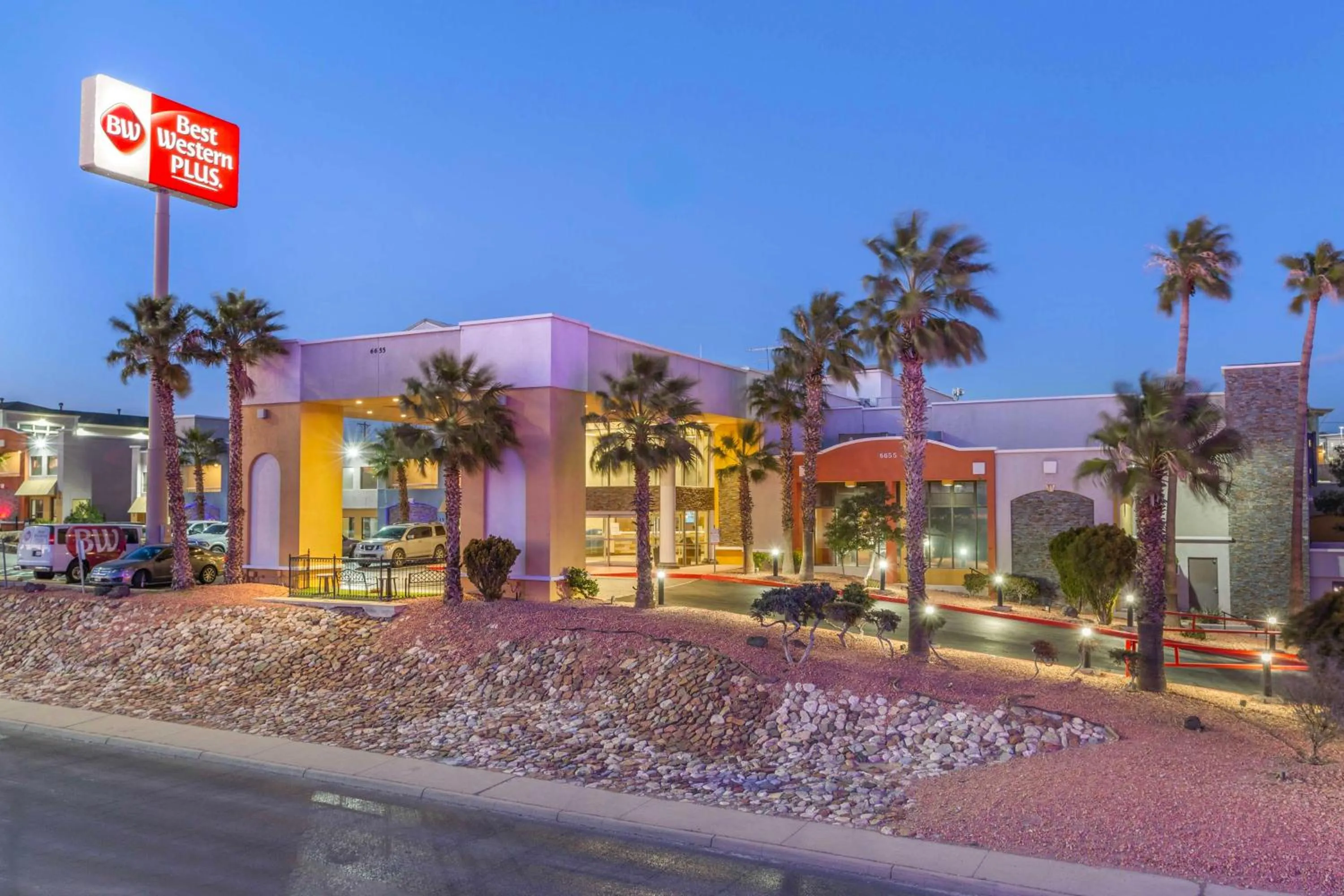 Property building in Best Western Plus El Paso Airport Hotel & Conference Center