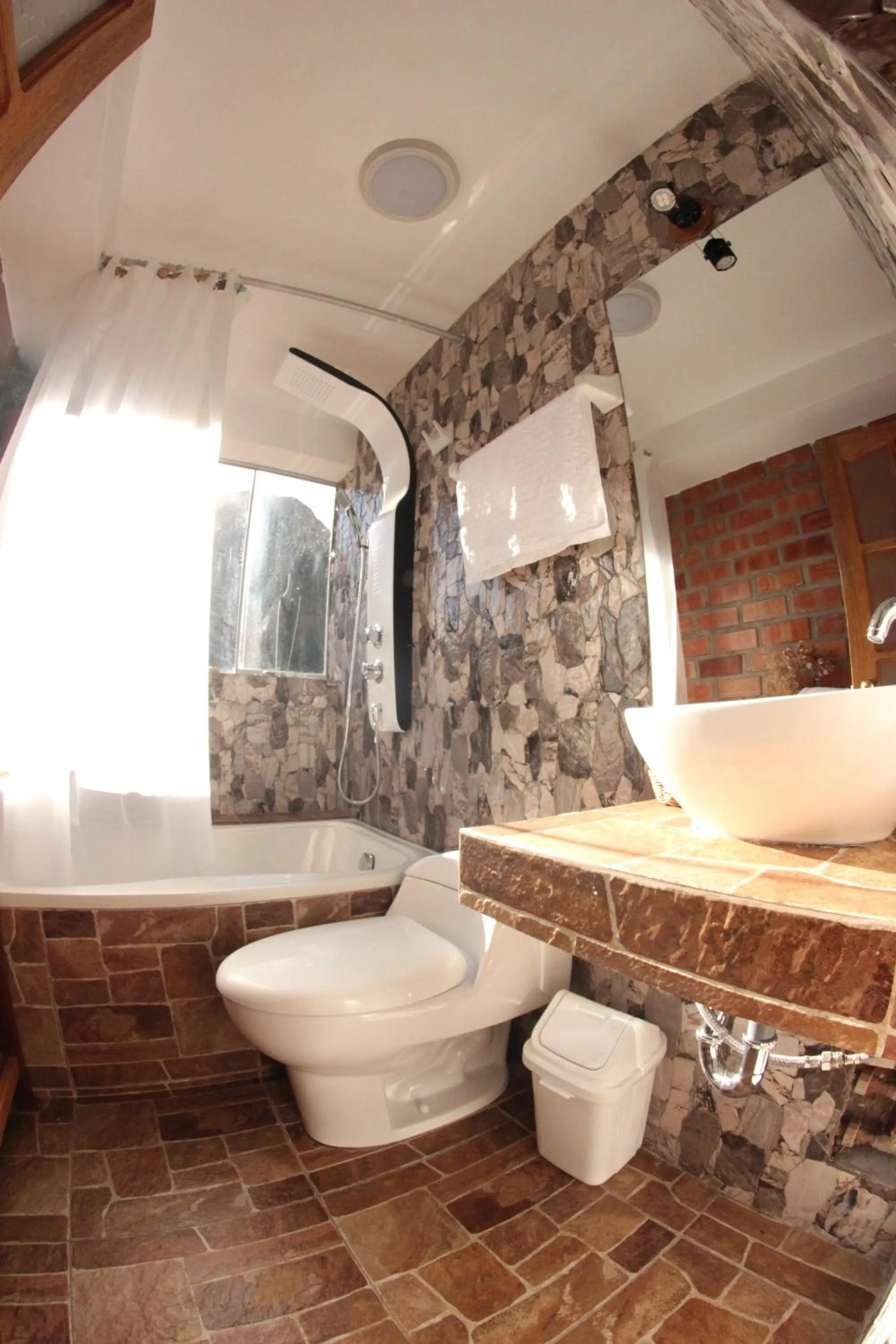 Shower in Parwa Guest House