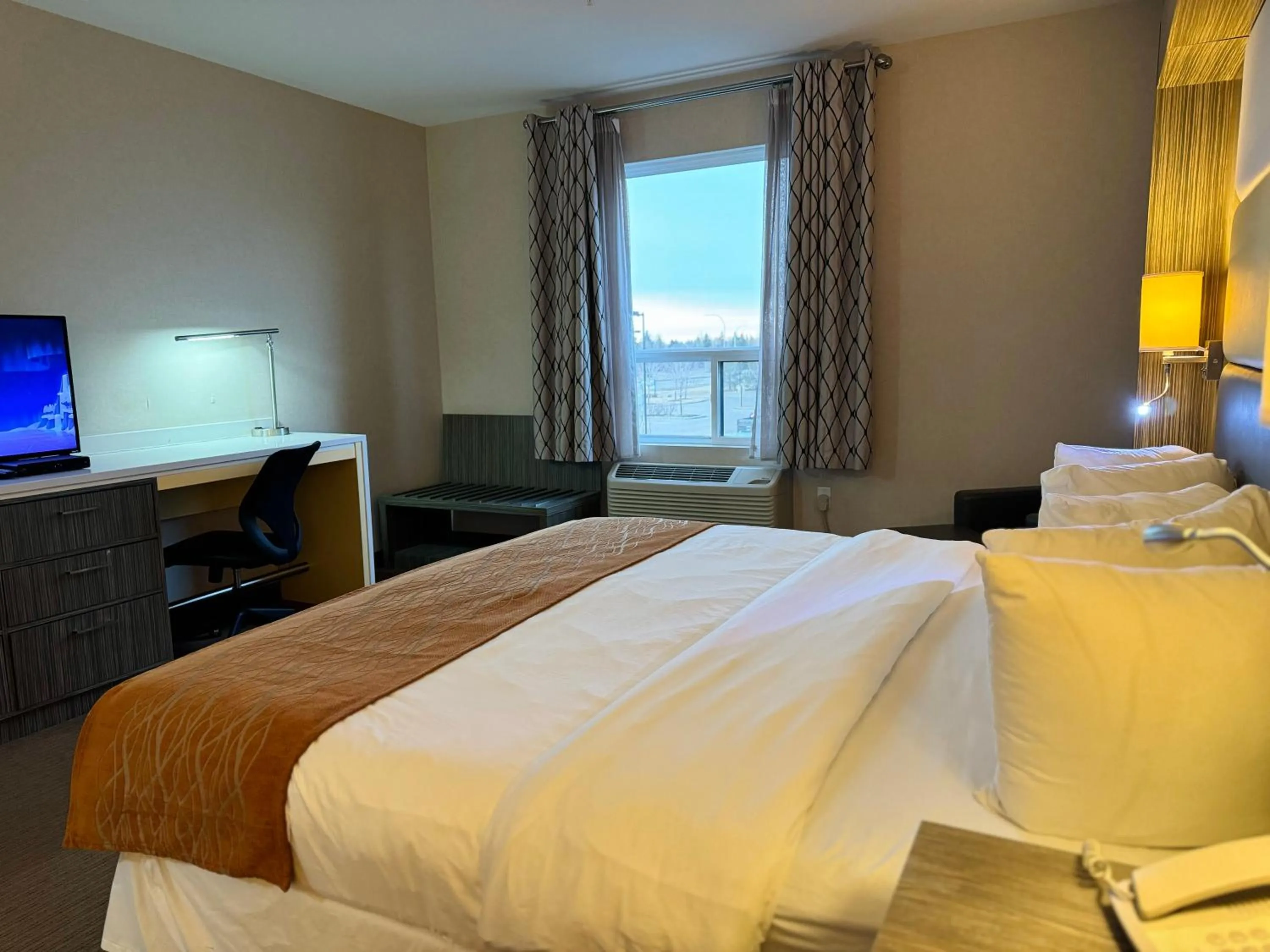 View (from property/room), Bed in Southfort Inn