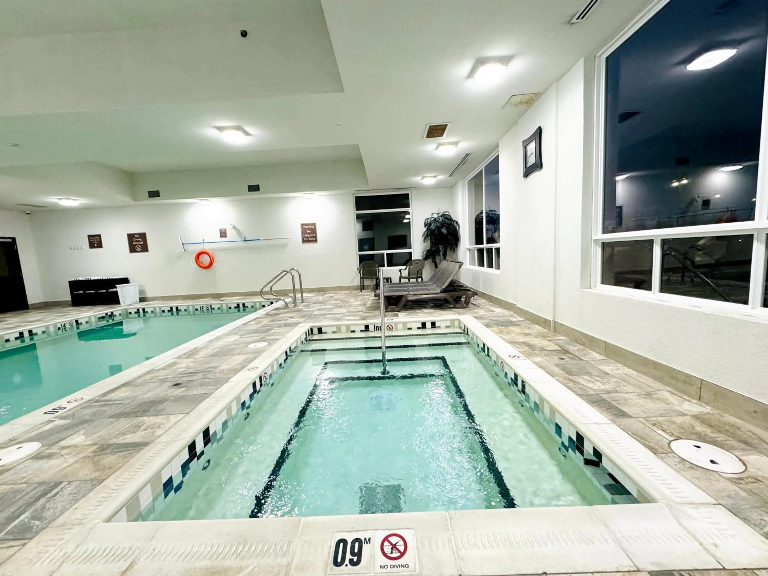 Hot Tub in Southfort Inn