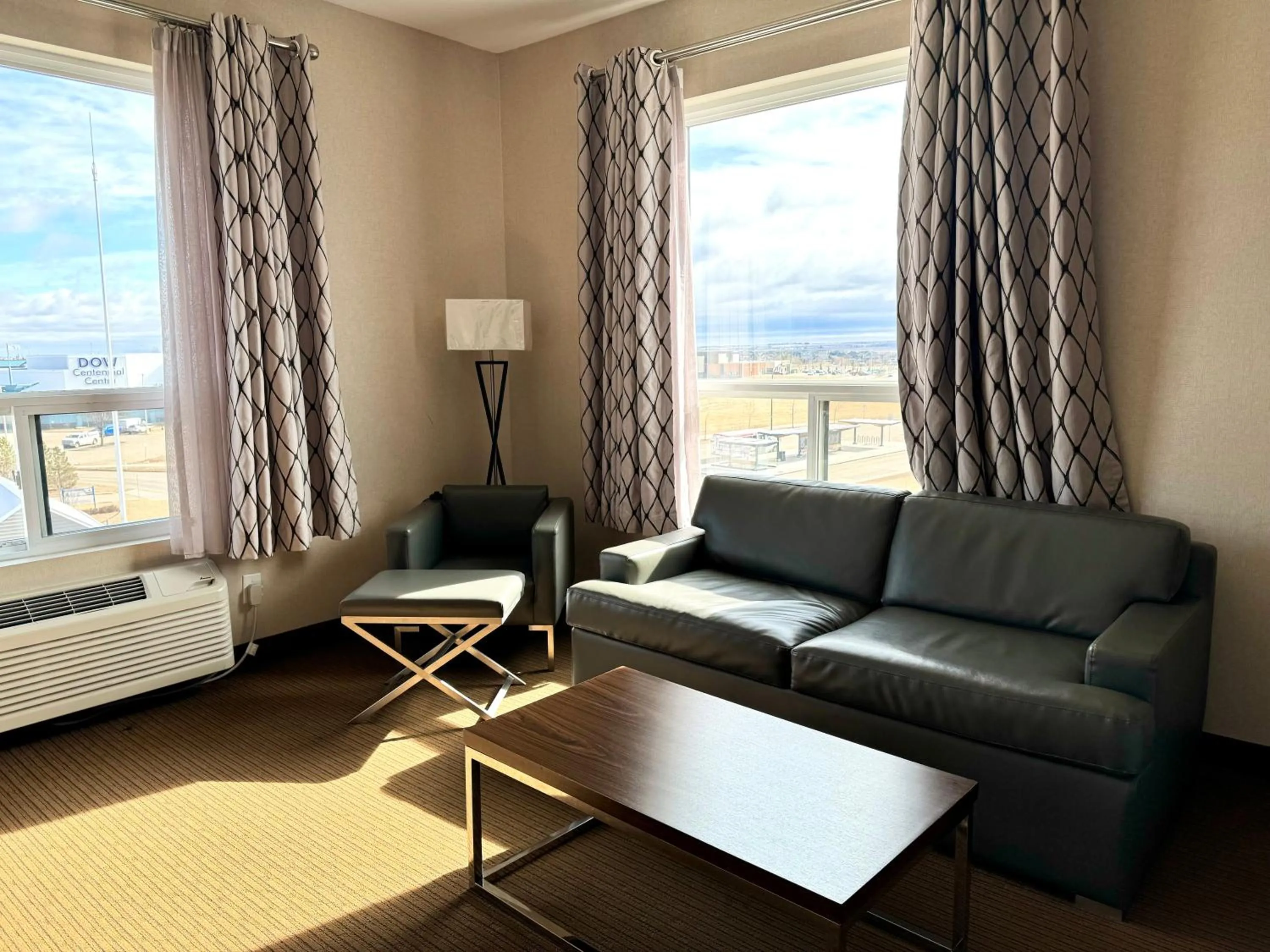 Living room in Southfort Inn