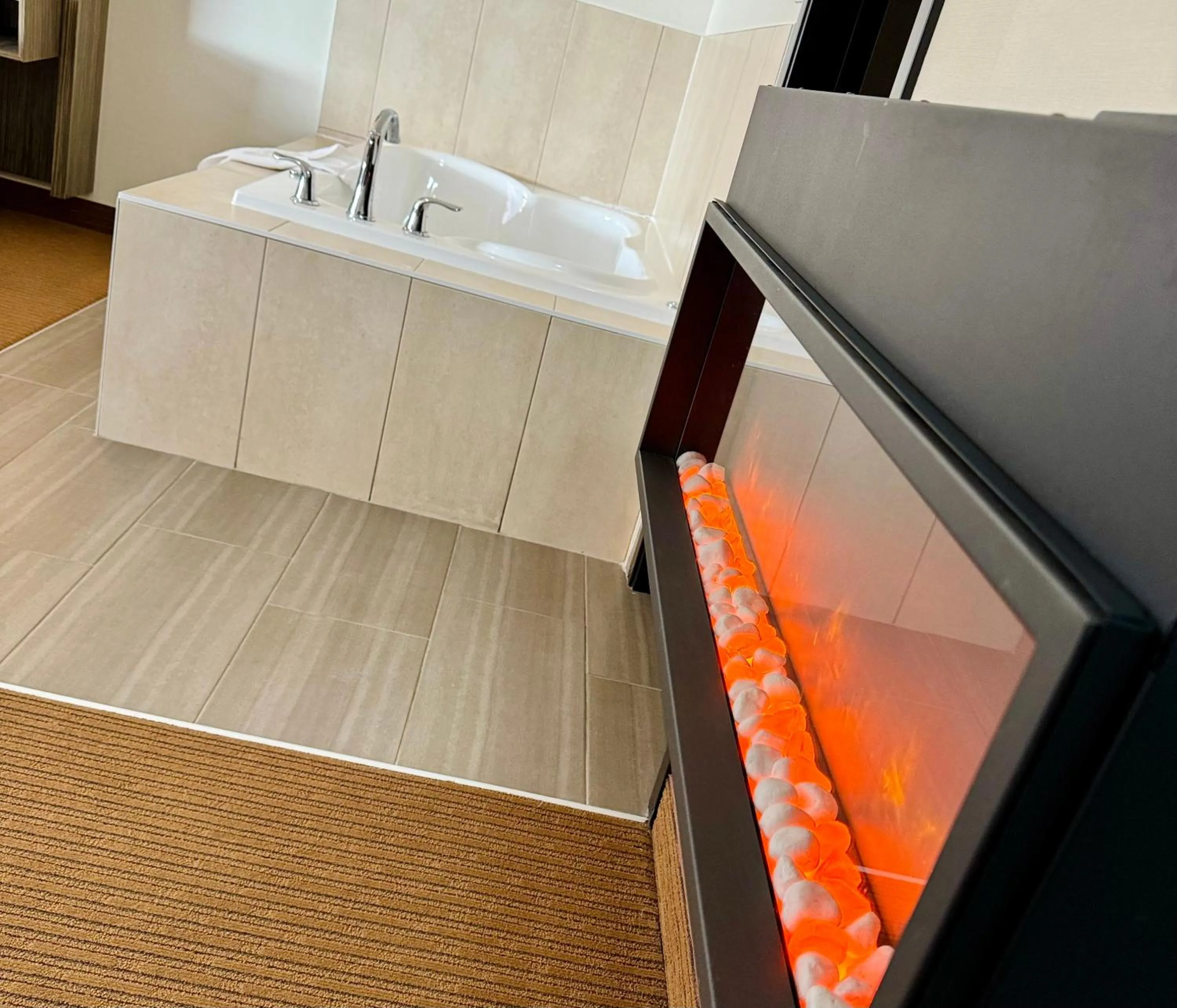 Bath in Southfort Inn