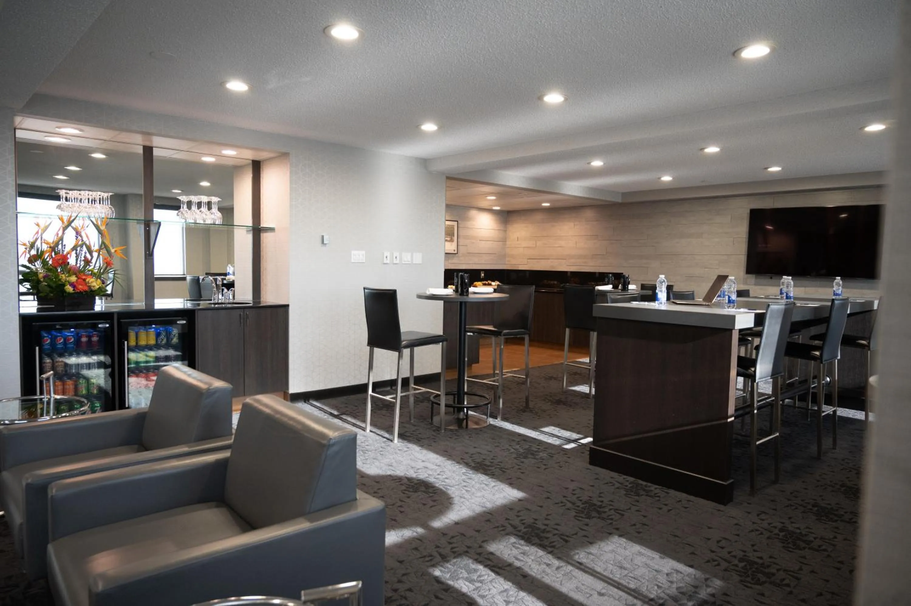 Communal lounge/ TV room in Hotel Blackfoot