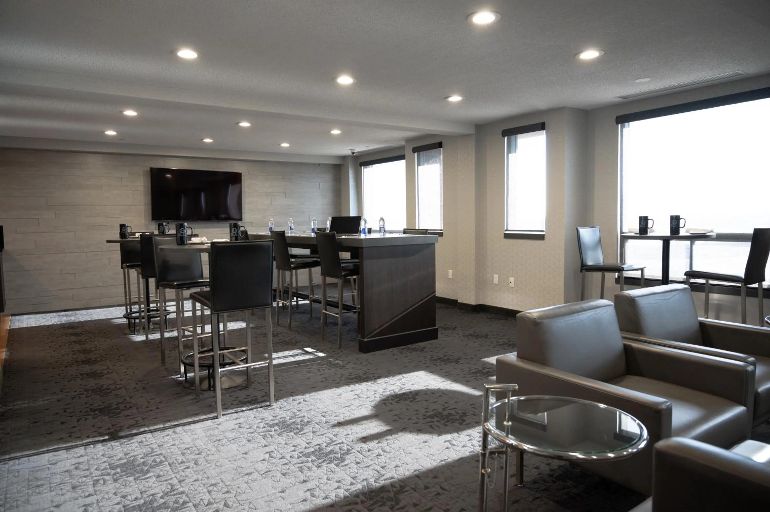 Communal lounge/ TV room in Hotel Blackfoot