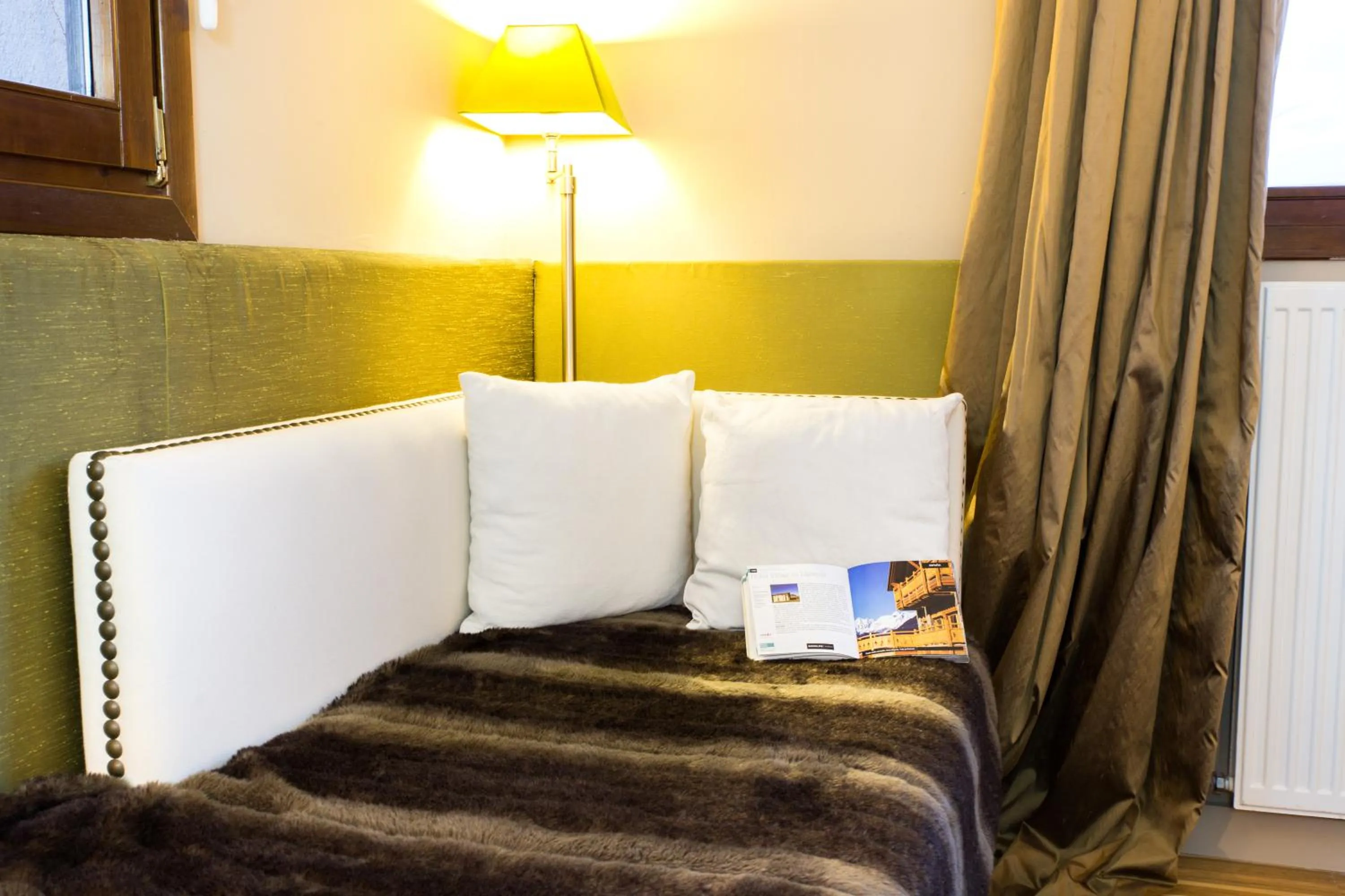 Decorative detail, Bed in Hotel Cardamomo Sigüenza