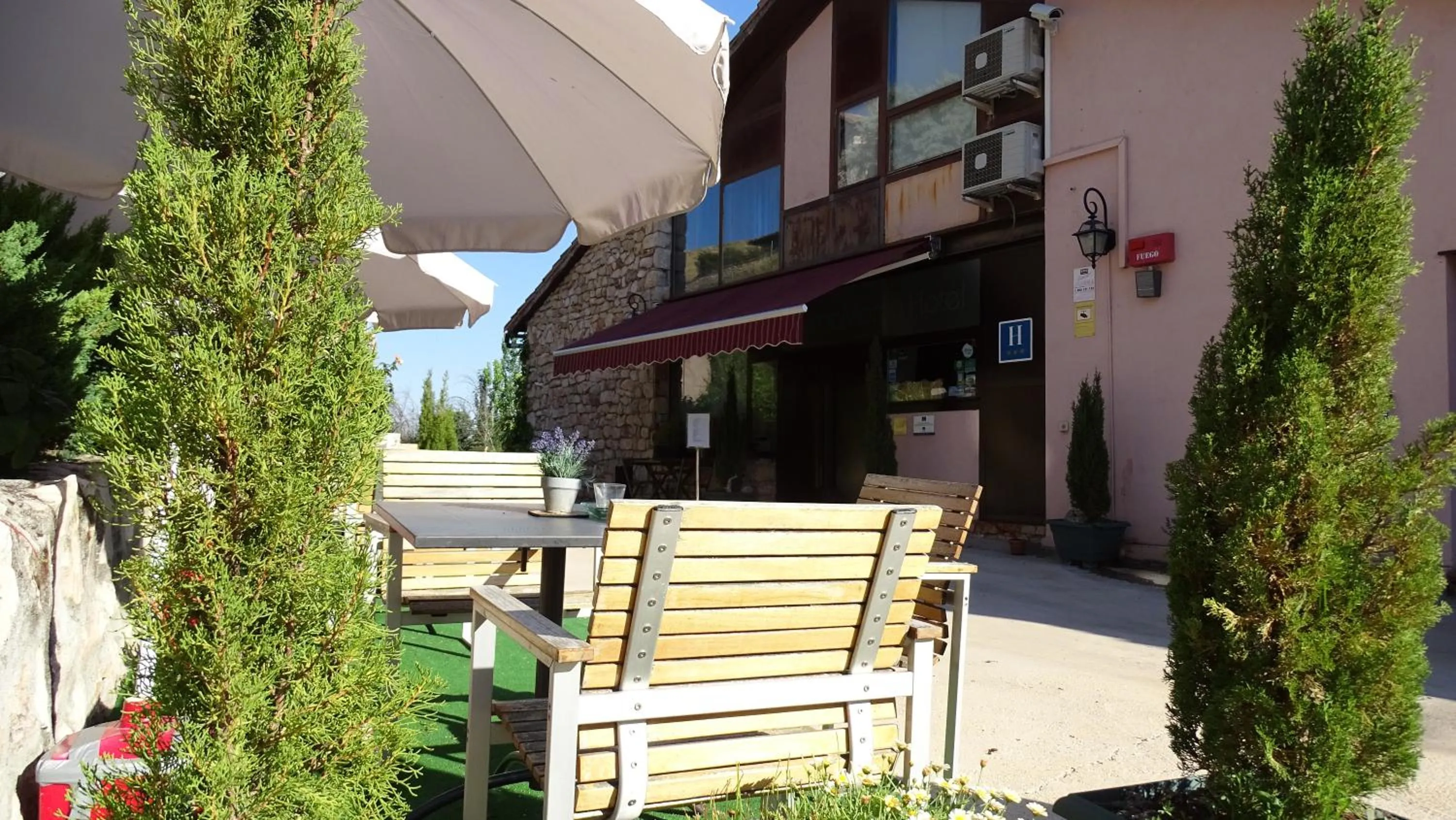 Property building in Hotel Cardamomo Sigüenza