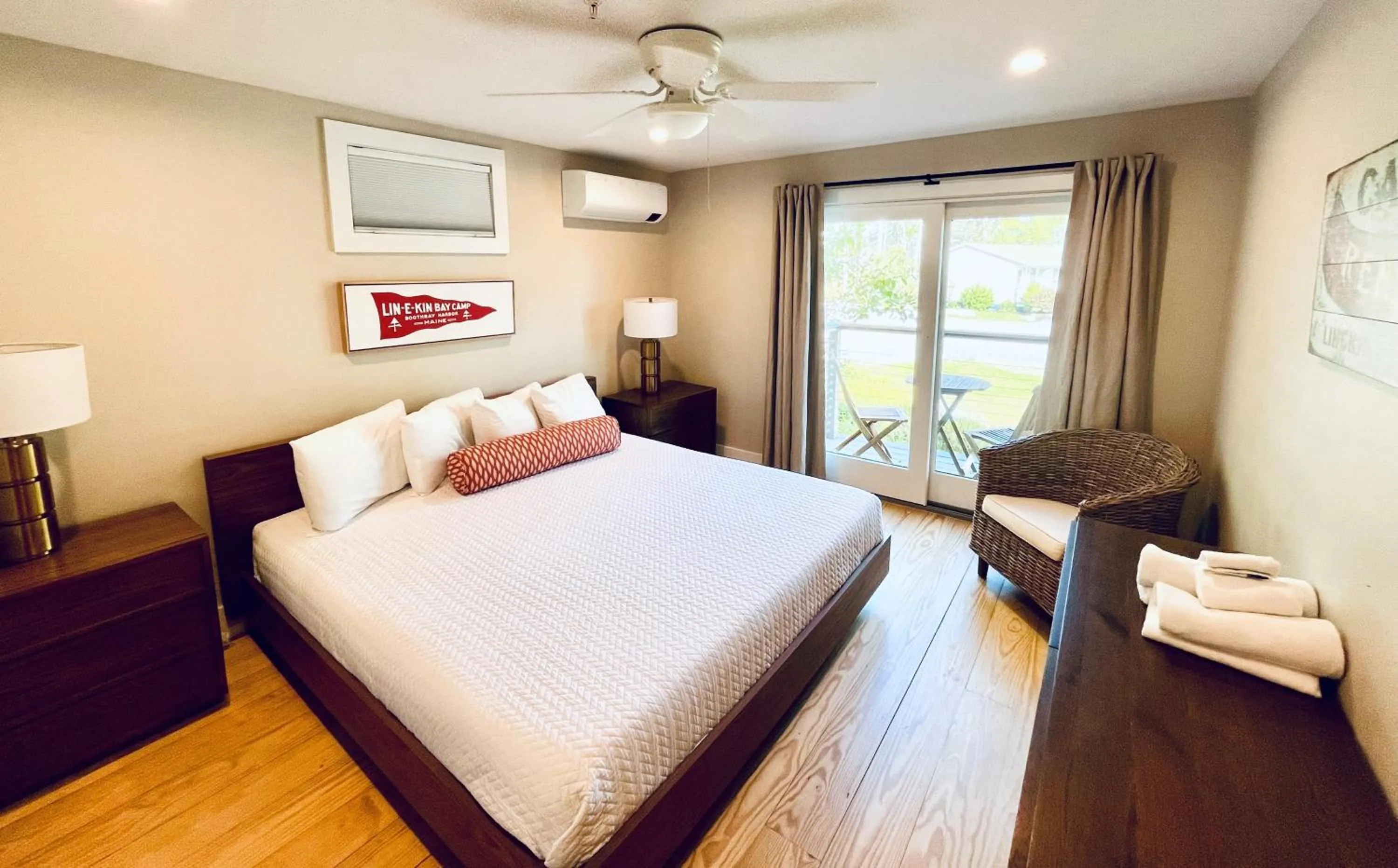 Bed in Linekin Bay Resort