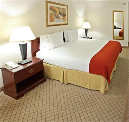 Bed in Holiday Inn Express - Hope by IHG