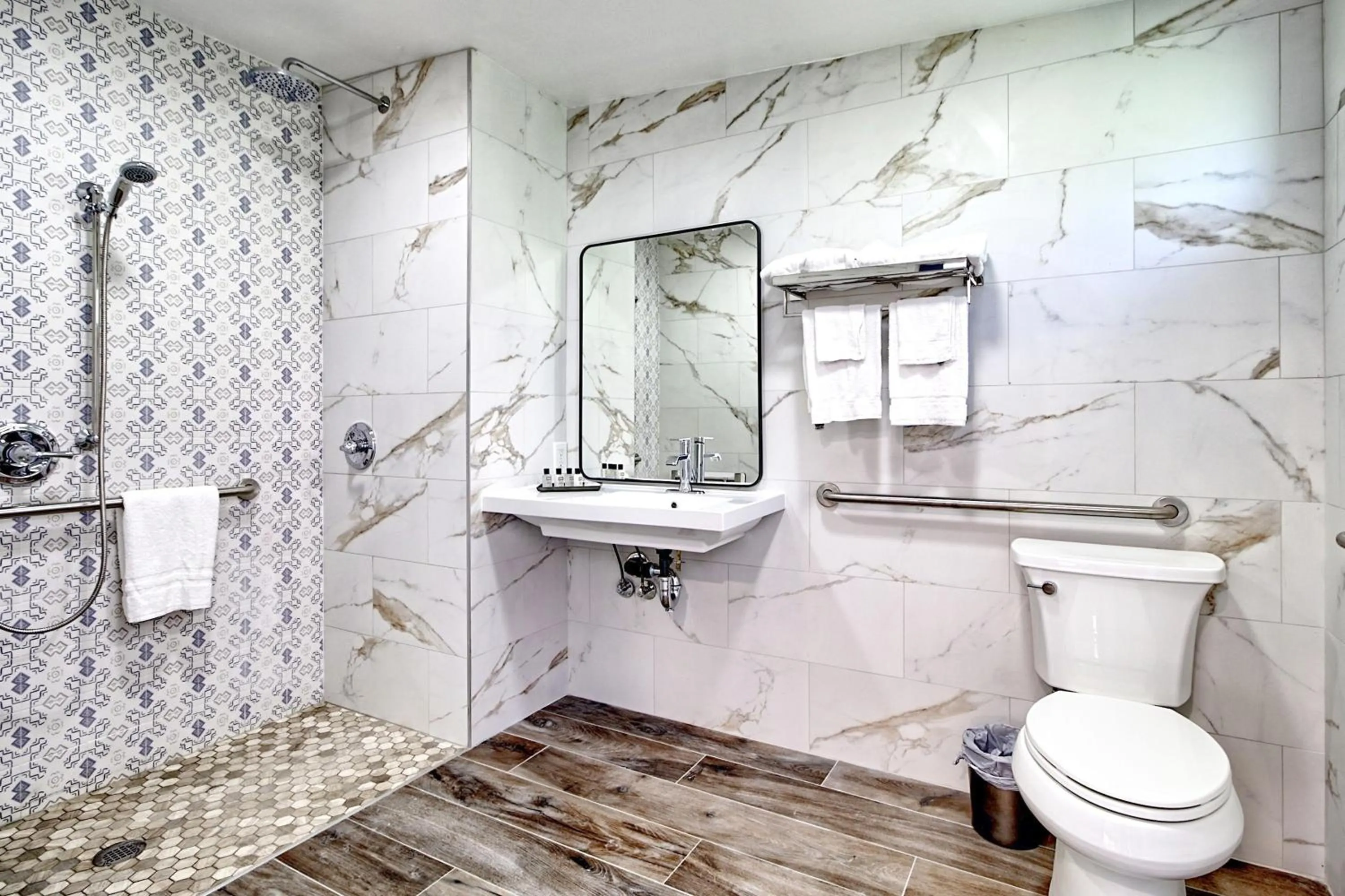 Bathroom in White Caps Motel