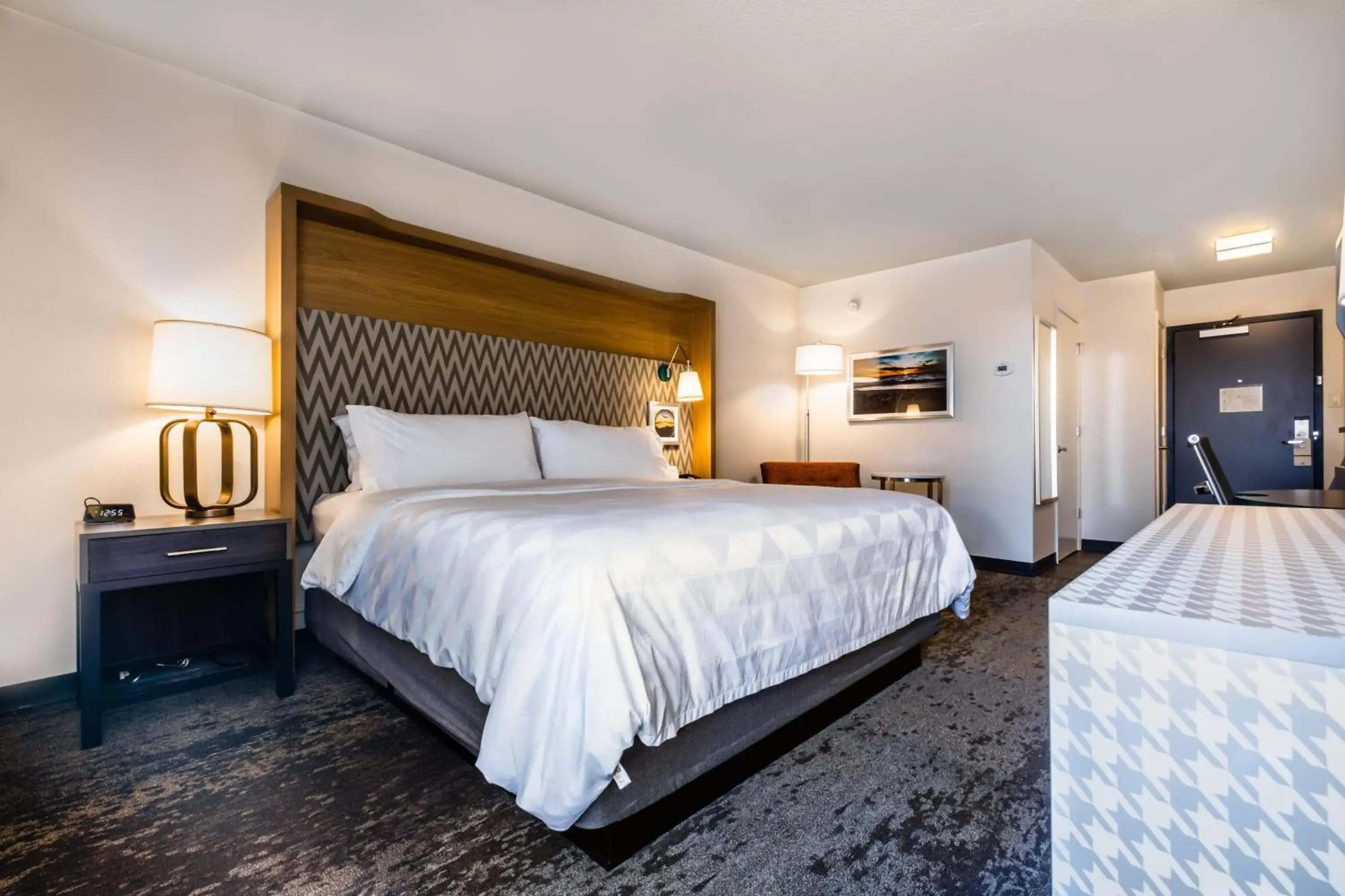 King Room - Mobility Access/Hearing Accessible in Holiday Inn Grand Haven-Spring Lake by IHG King Room - Mobility Access/Hearing Accessible in Holiday Inn Grand Haven-Spring Lake by IHG