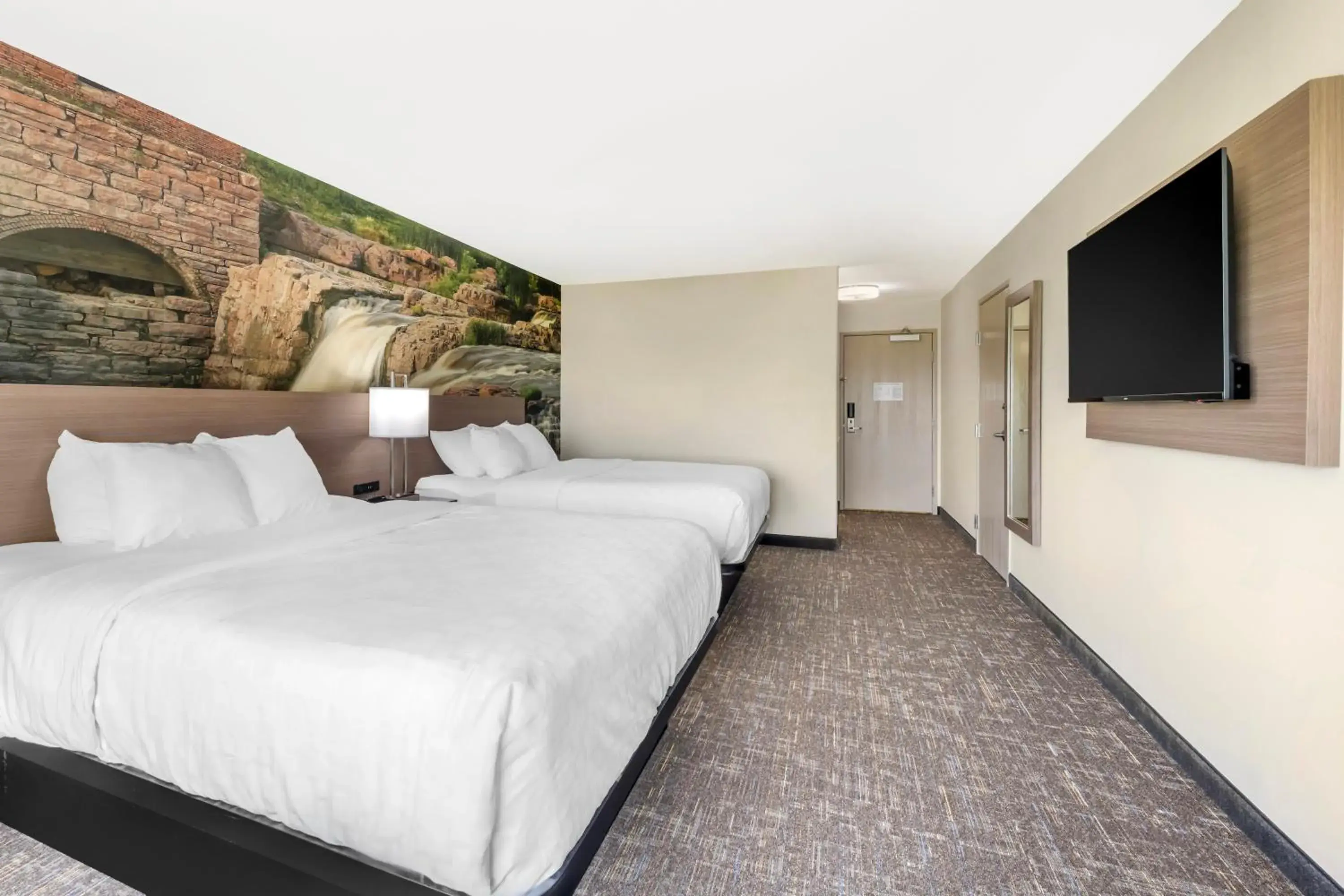 Queen Room with Two Queen Beds and Accessible Tub - Accessible/Non-Smoking in Clarion Pointe Sioux Falls Airport Queen Room with Two Queen Beds and Accessible Tub - Accessible/Non-Smoking in Clarion Pointe Sioux Falls Airport