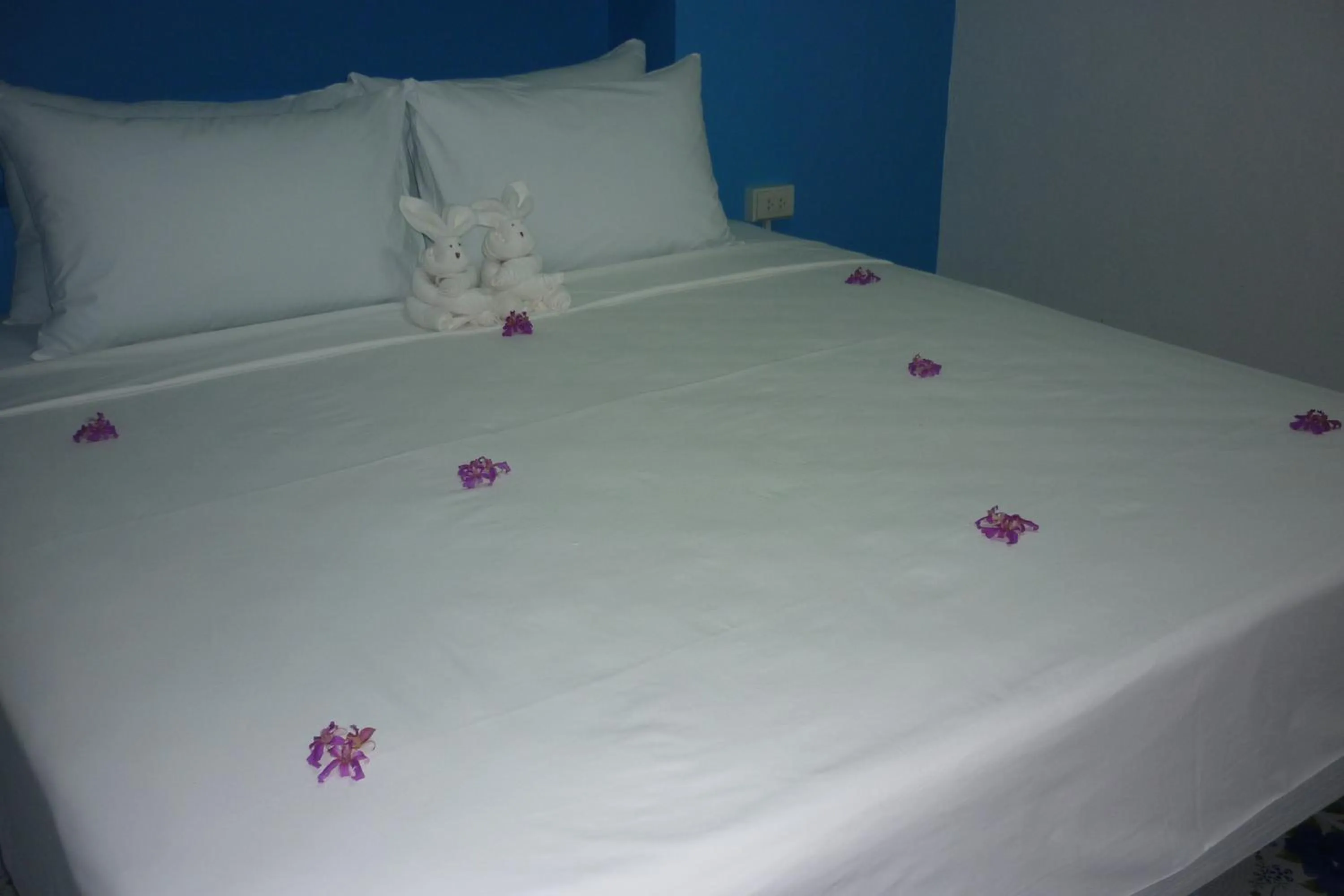Bed in Maneemudjalin Resorts Farm Stay