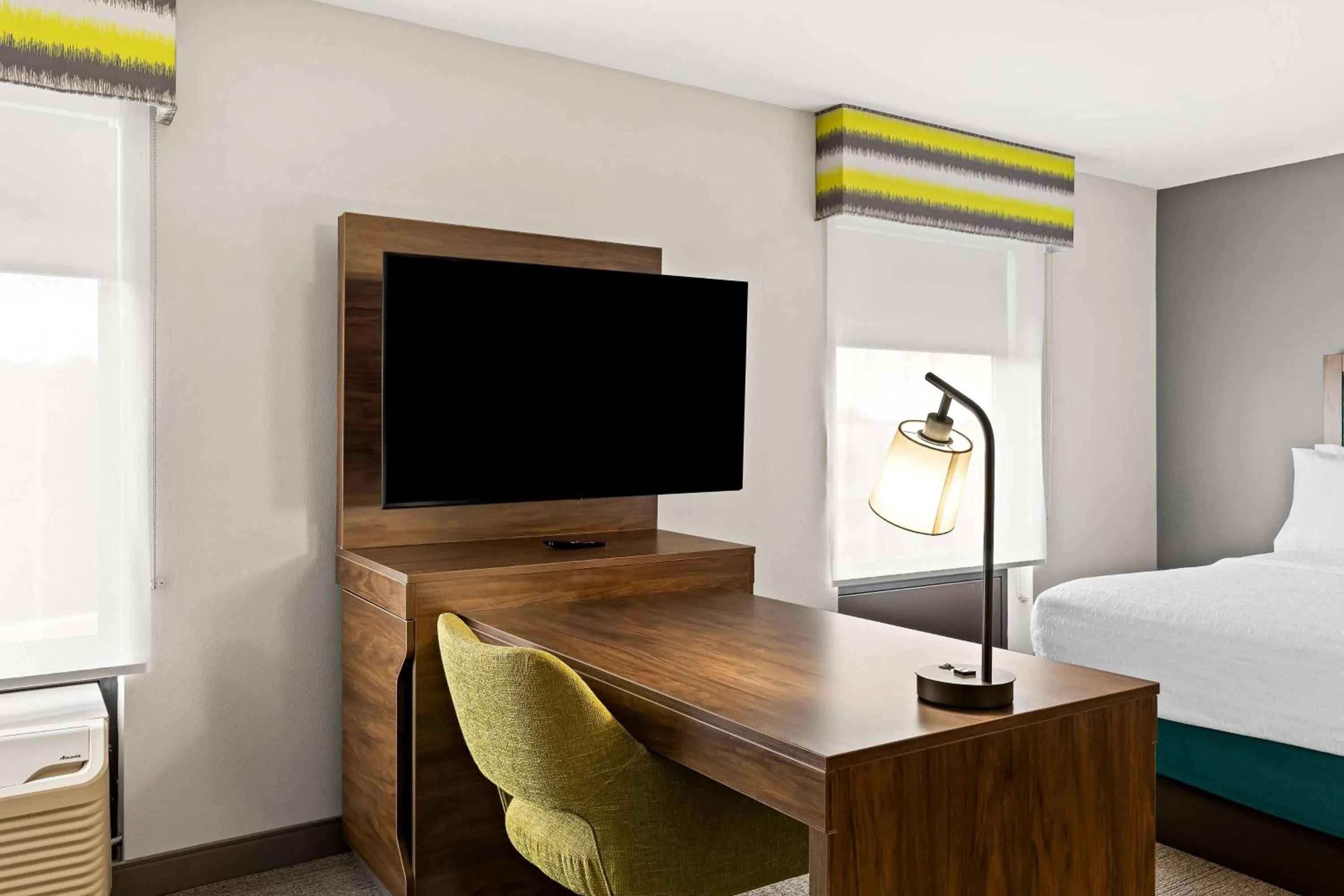 Bedroom, Bed in Hampton Inn & Suites Canton