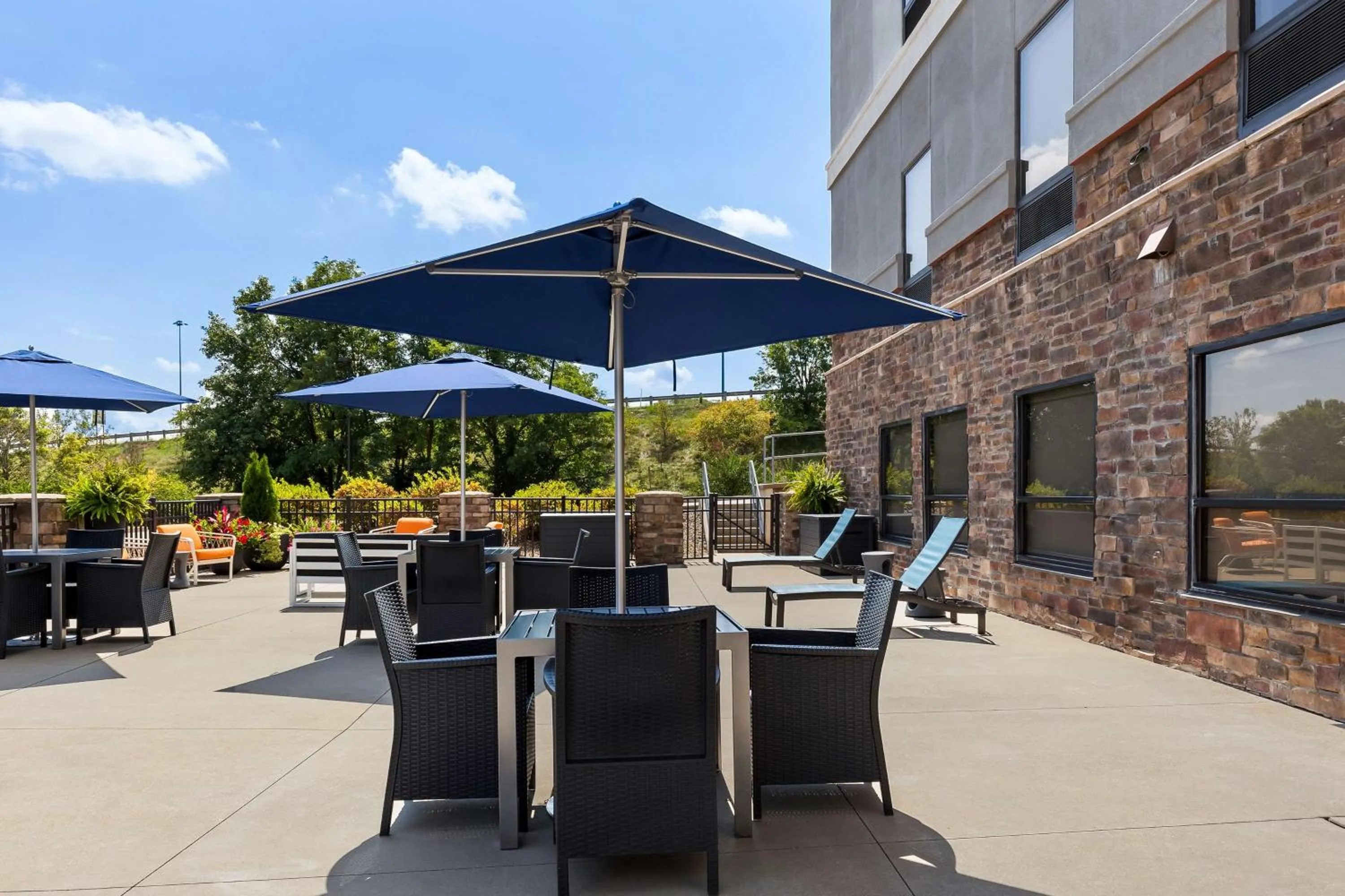 Patio in Hampton Inn & Suites Canton