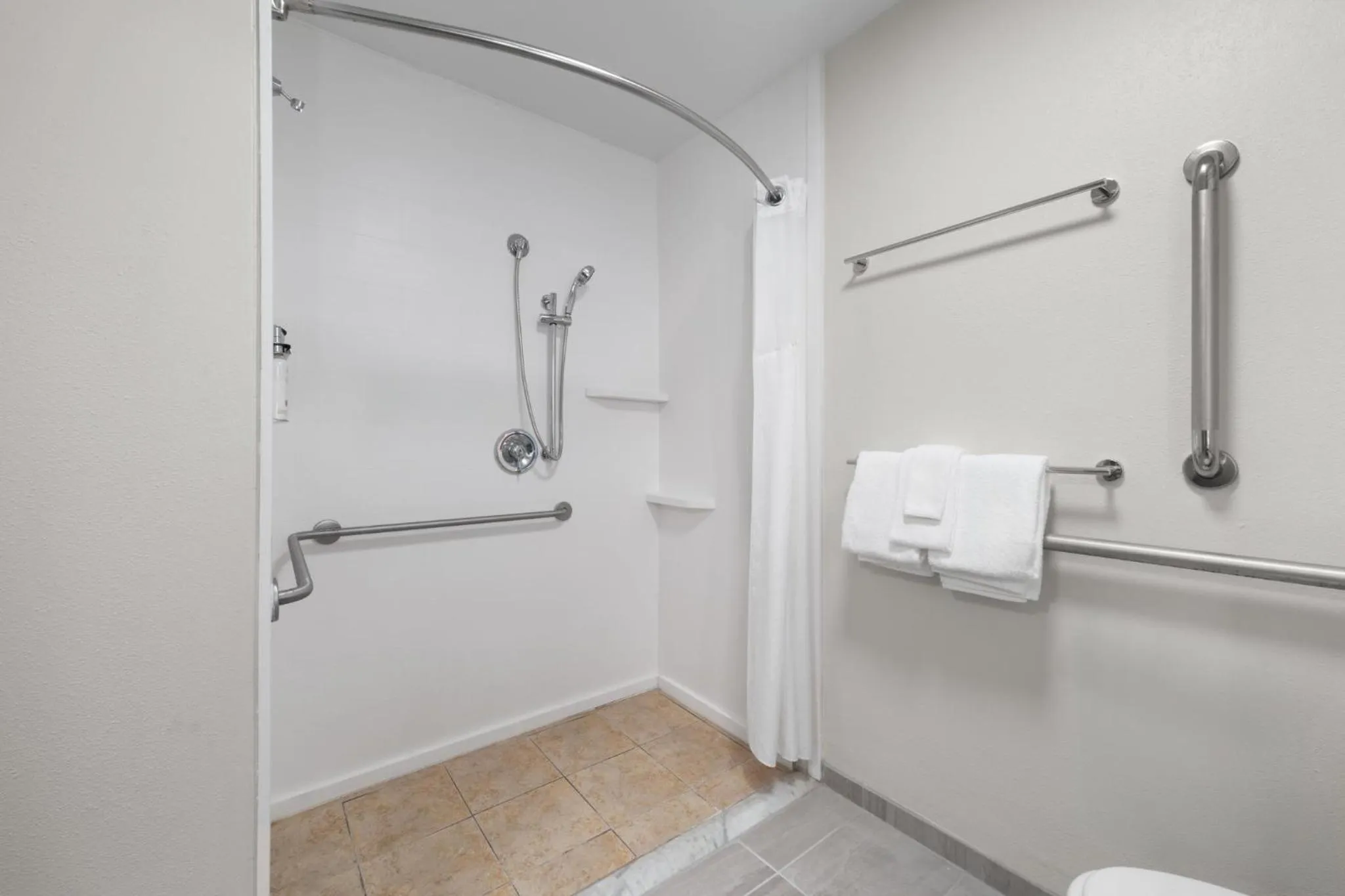 Photo of the whole room in Holiday Inn Express Greenville by IHG