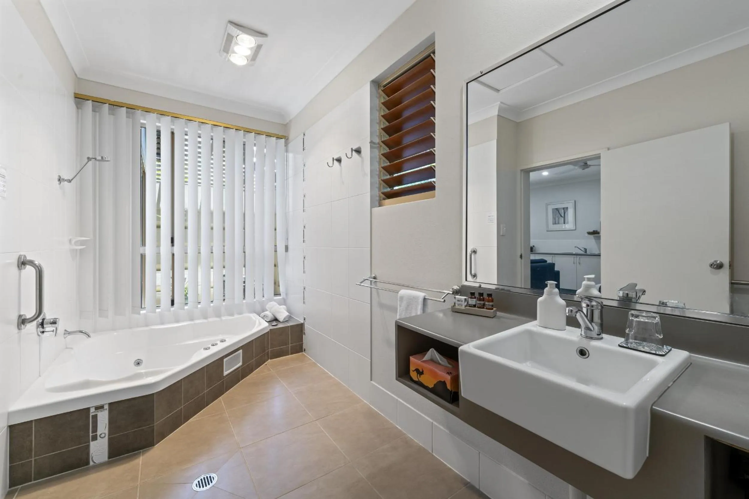 Shower in Blue Summit Hideaway