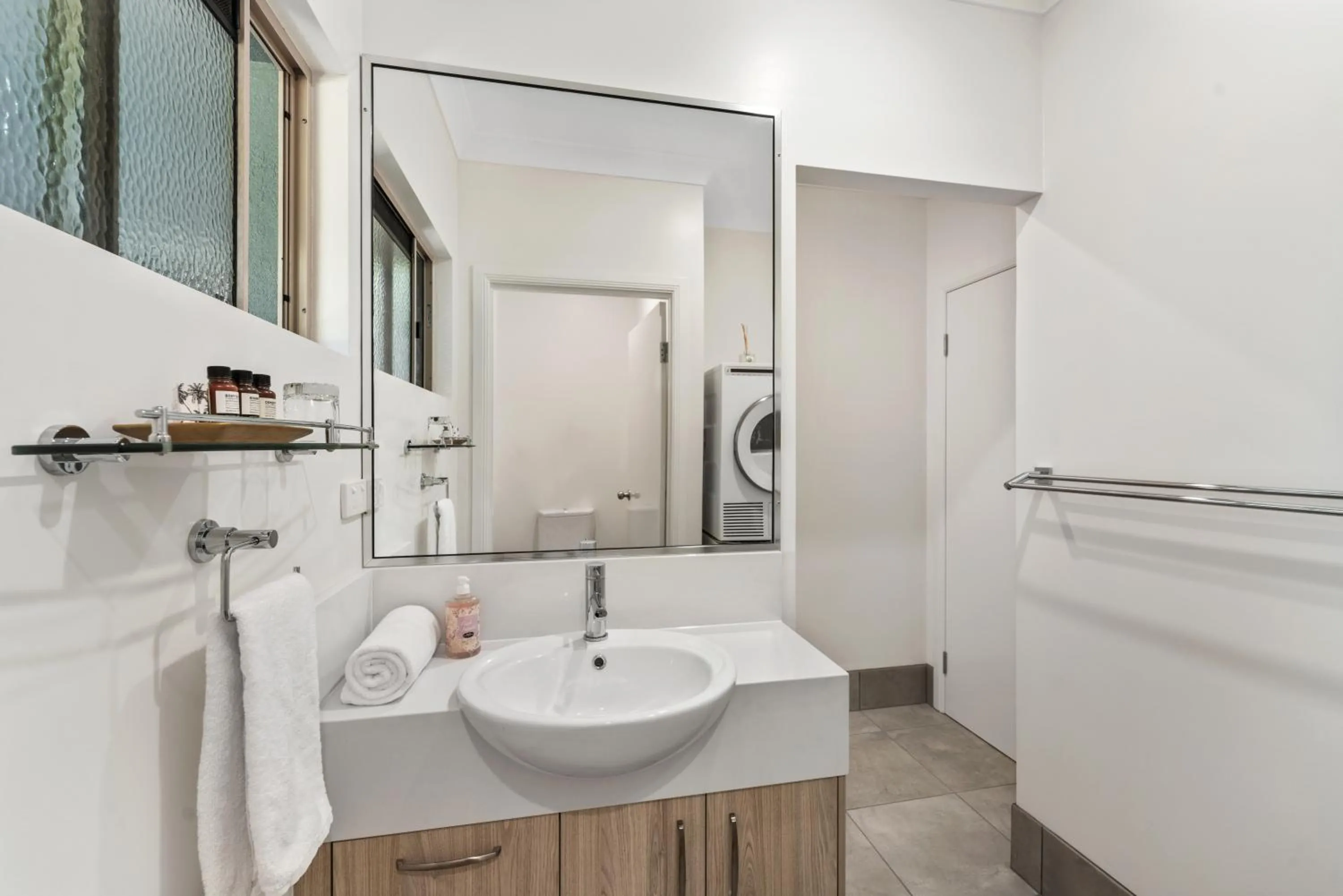 Shower in Blue Summit Hideaway