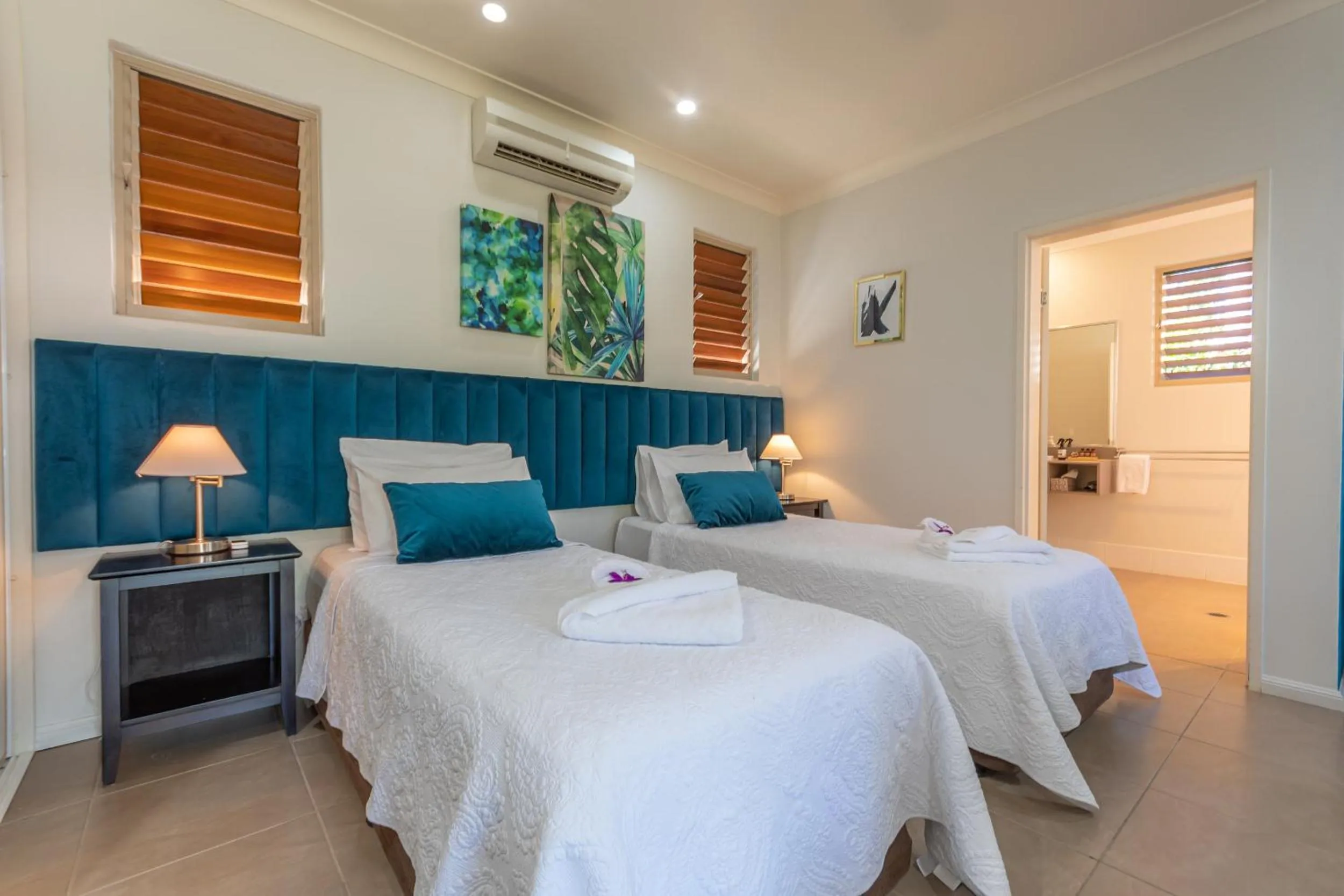 Bed in Blue Summit Hideaway