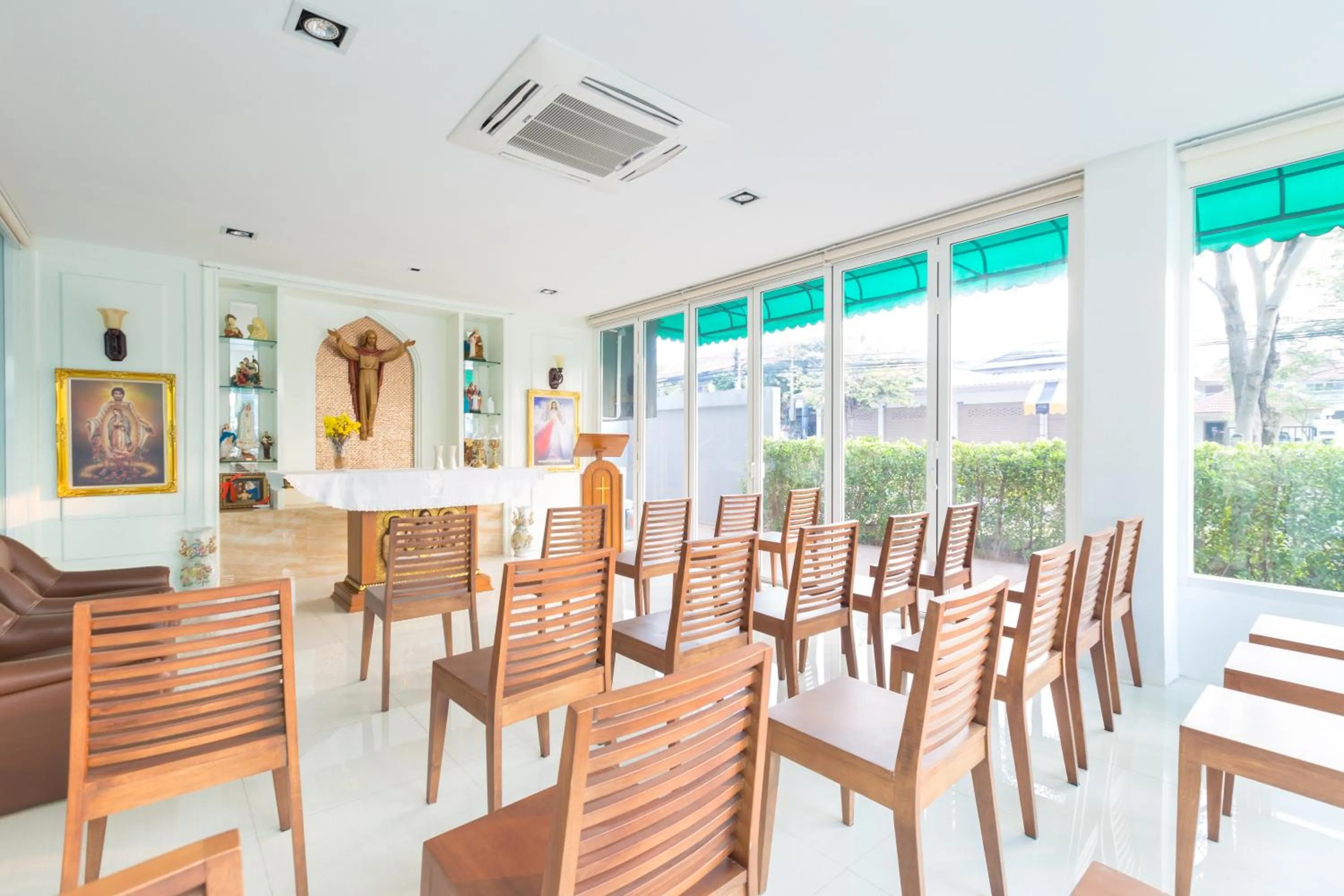 Seating area in Top View Hotel - SHA Extra Plus