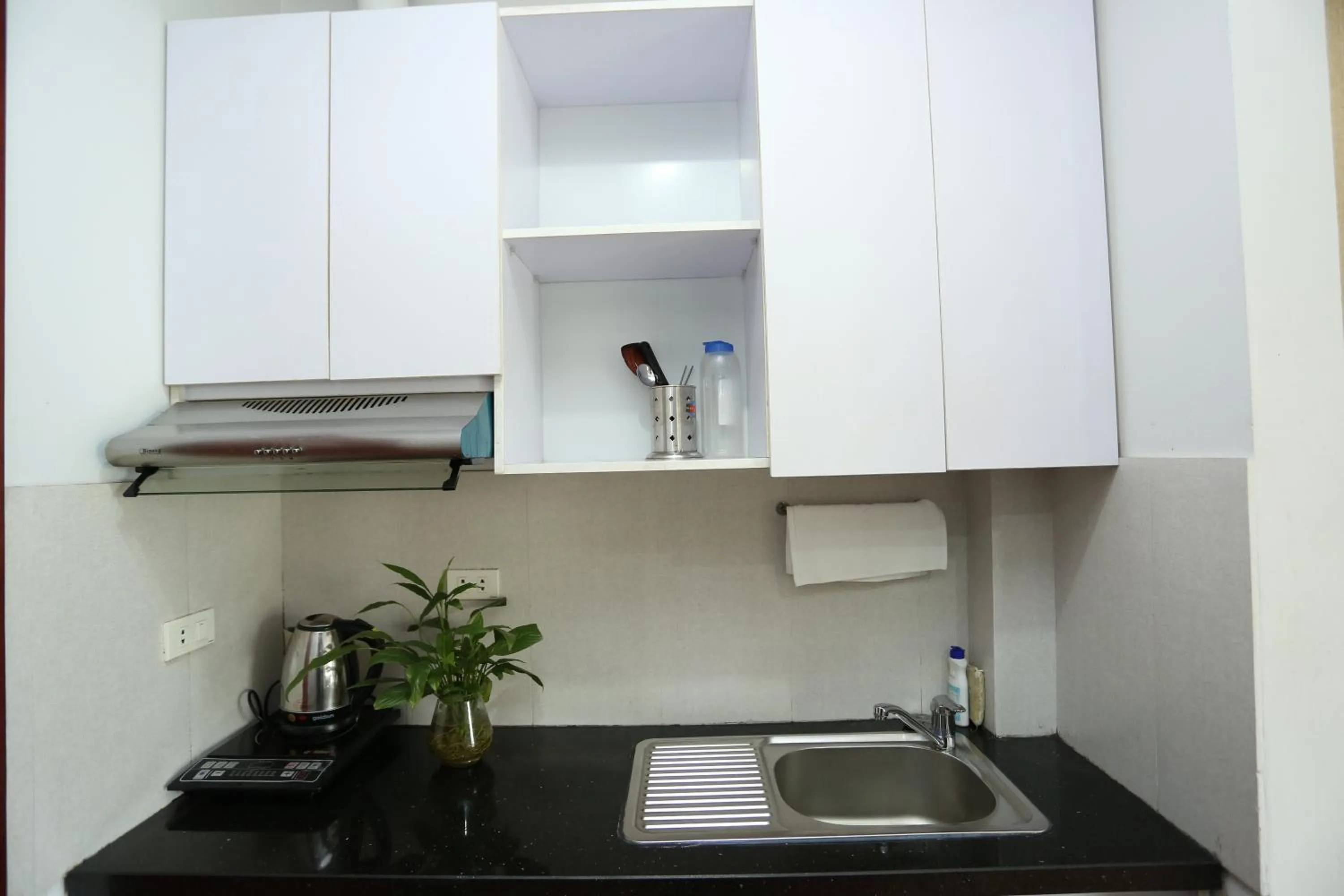 Kitchen or kitchenette in Hana 1 Apartment & Hotel Bac Ninh