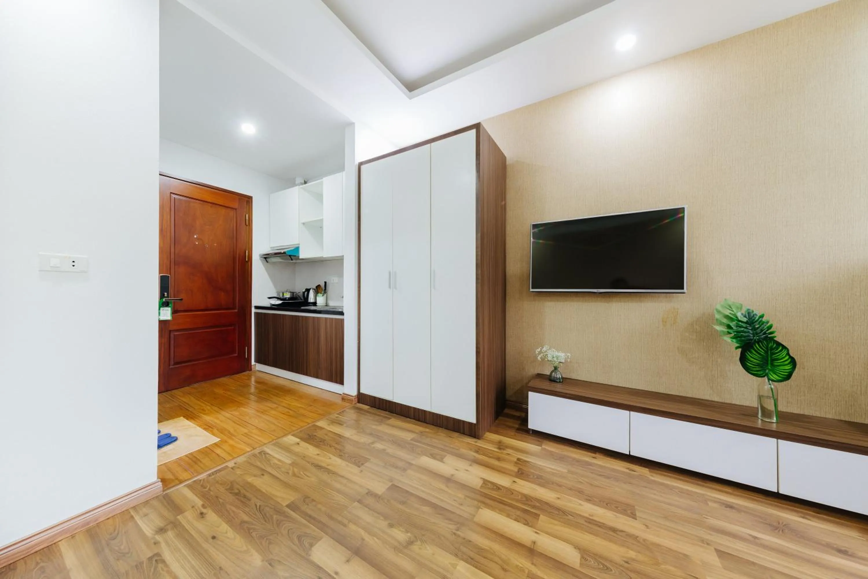 TV and multimedia in Hana 1 Apartment & Hotel Bac Ninh